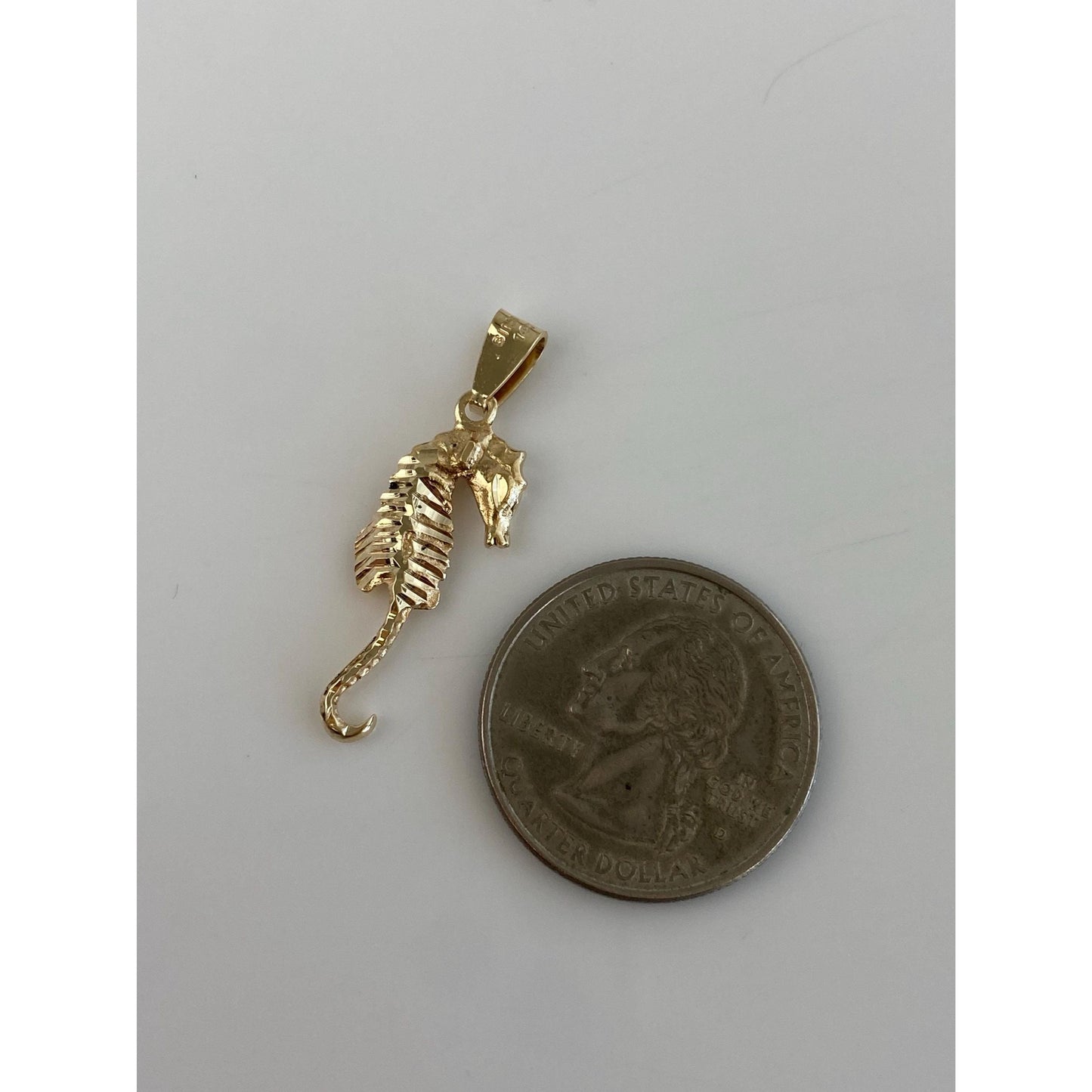 Vintage Solid 14k Yellow Gold Diamond Cut Seahorse Charm