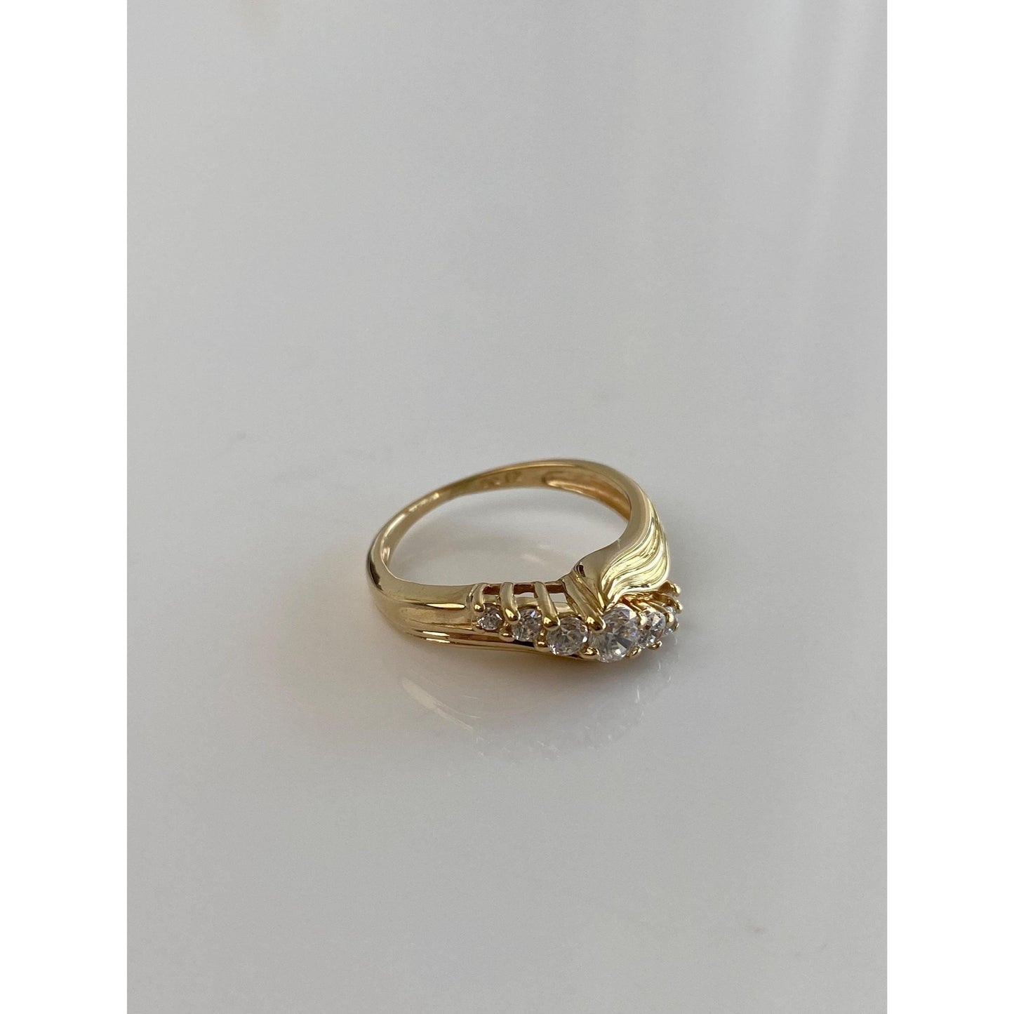 Solid 14k Yellow Gold Clear Cubic Zirconia Twist Ring - Size 5.25