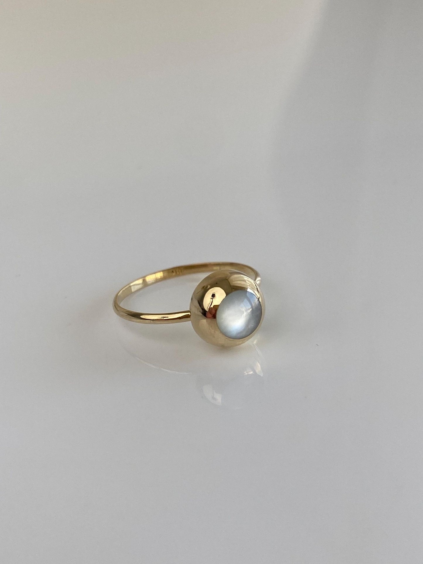 Vintage 14k Yellow Gold White Moonstone Ring - Size 4