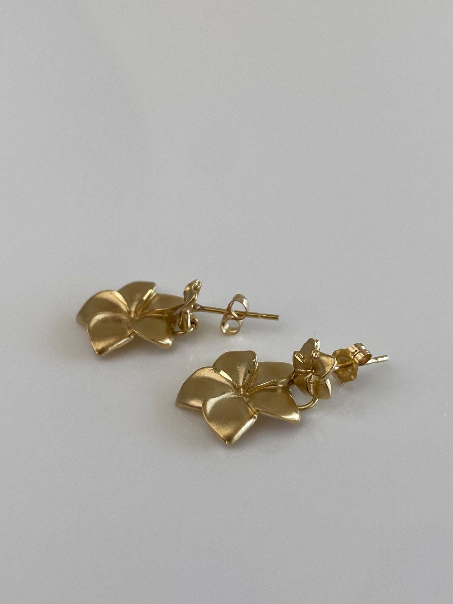 Vintage Solid 14k Yellow Gold Satin Flower Dangle Stud Earrings