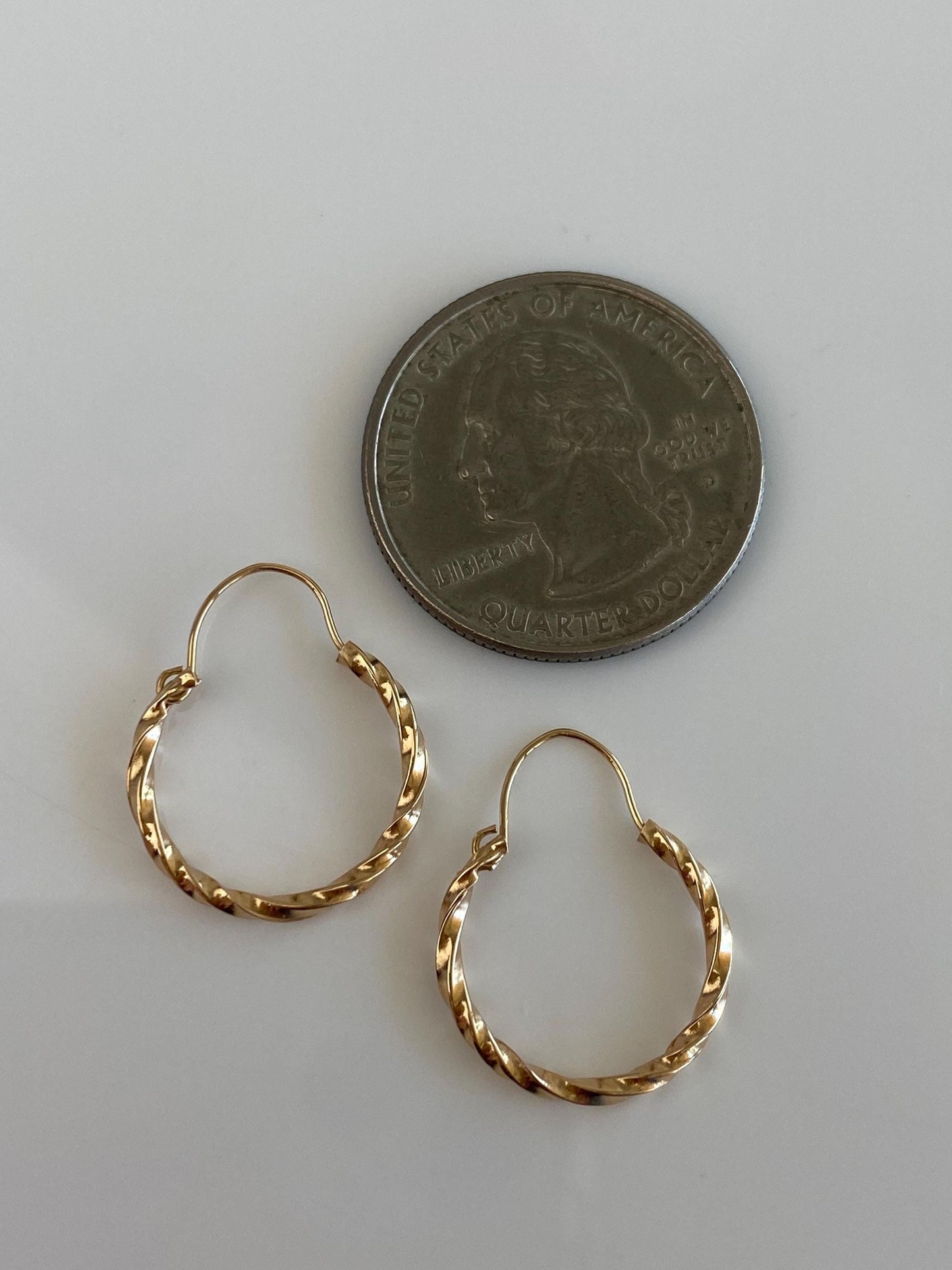 Vintage 14k Yellow Gold Twist Hoop Earrings