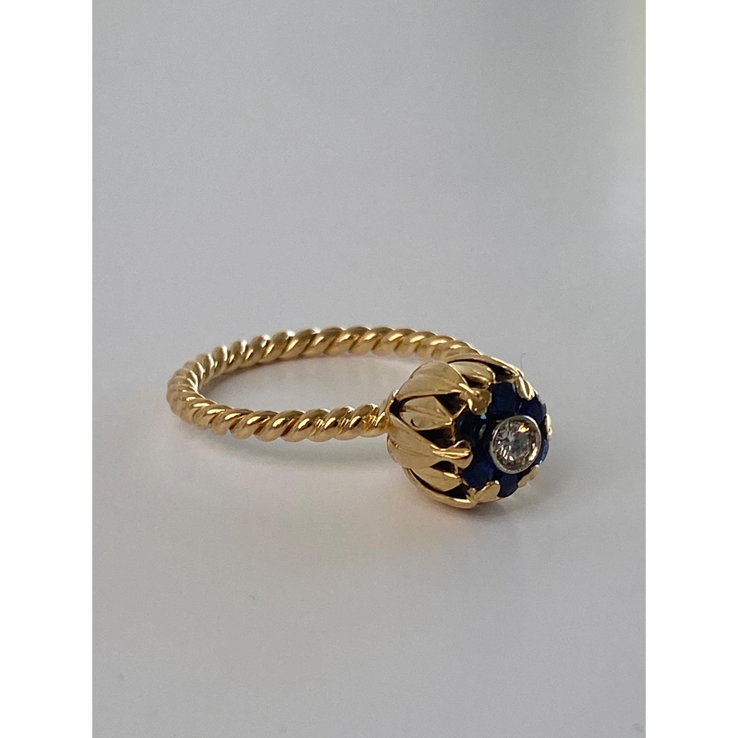 Solid 18k Yellow Gold Blue Spinel Halo Diamond Ring - Size 6.5