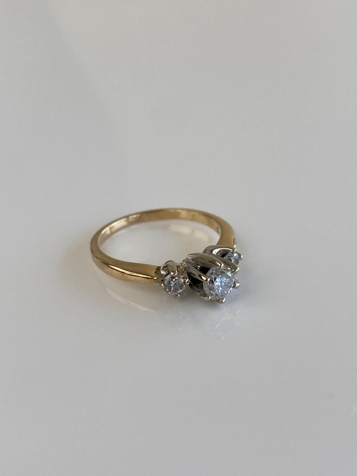 Vintage Solid 14k White & Yellow Gold Diamonds Ring - Size 5.25