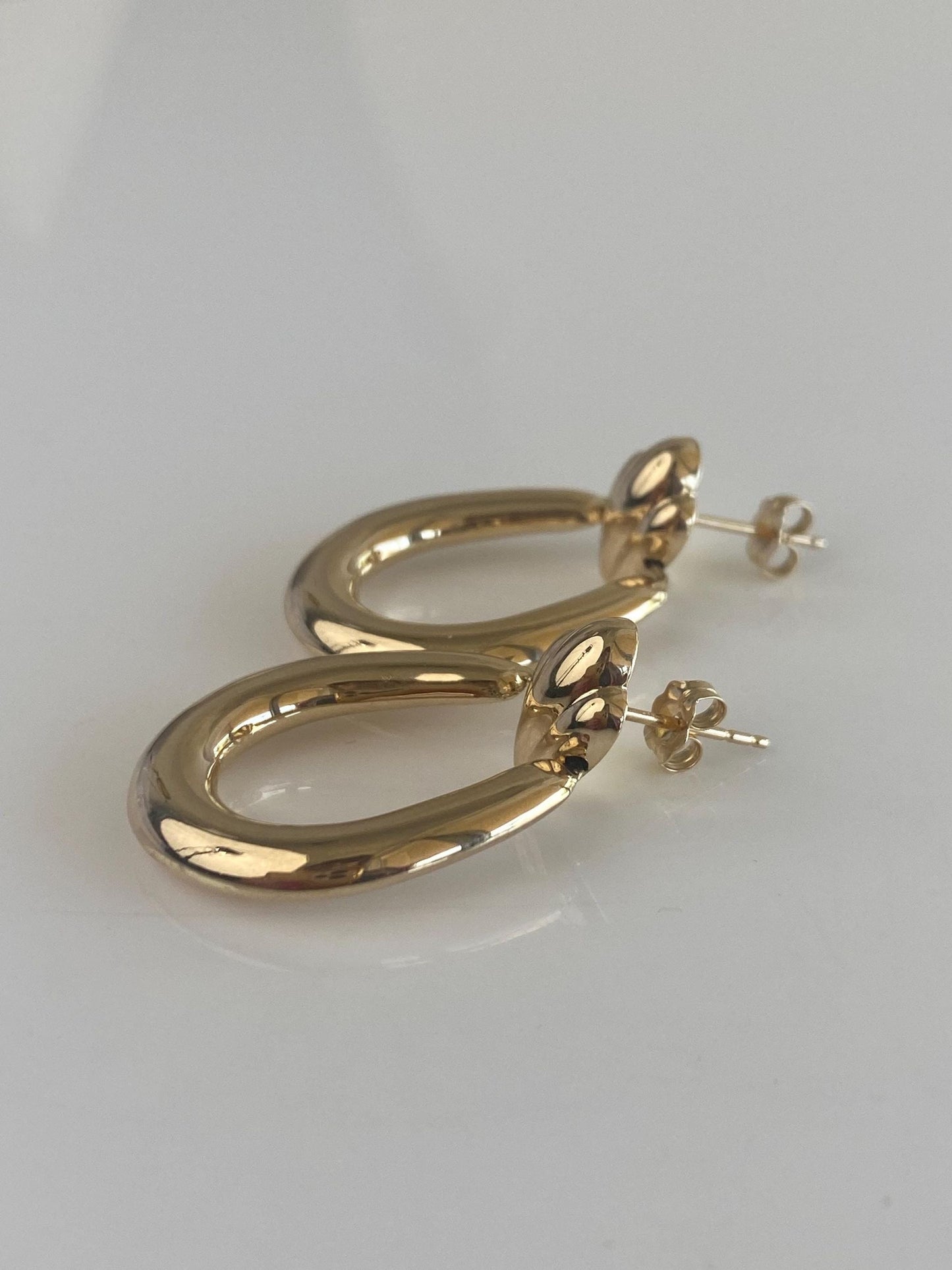 Vintage 14k Yellow Gold Scalloped Hoop Stud Earrings
