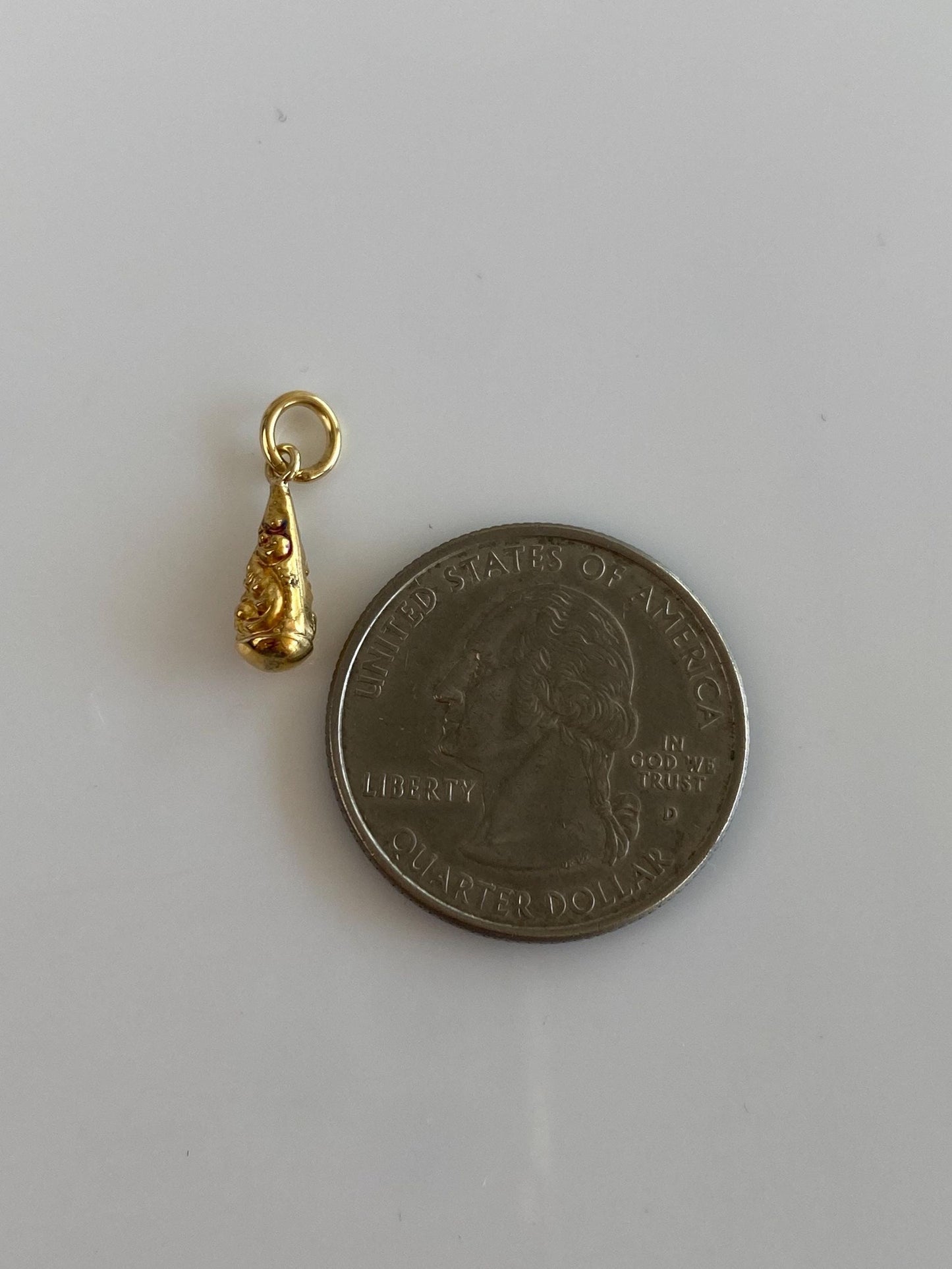 Vintage 18k Yellow Gold Floral Embossed Teardrop Charm