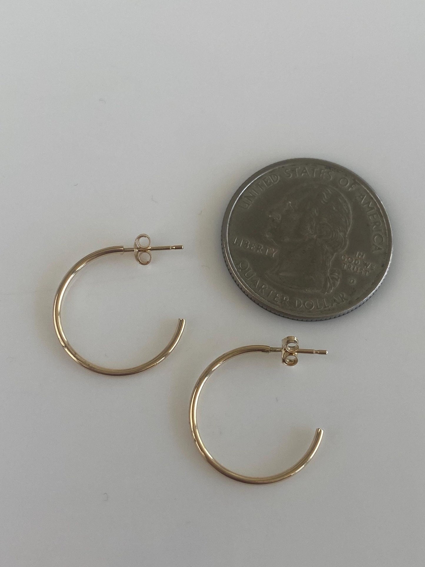 Vintage 14k Yellow Gold Thin Hoop Earrings