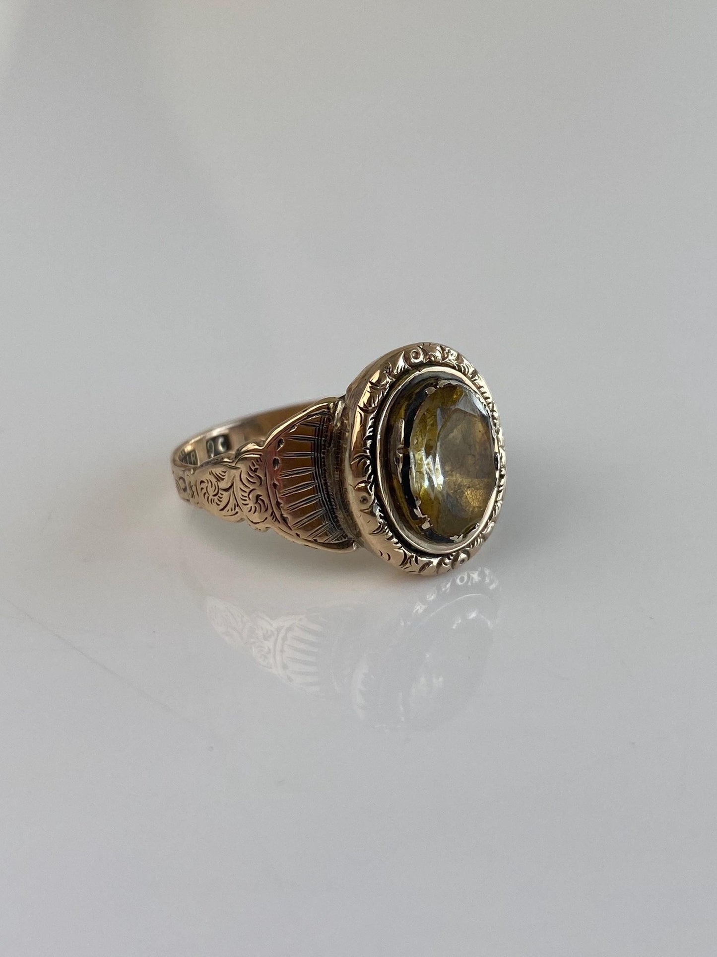 Vintage Solid 9k Rosey Gold Quartz Ring - Size 9.75