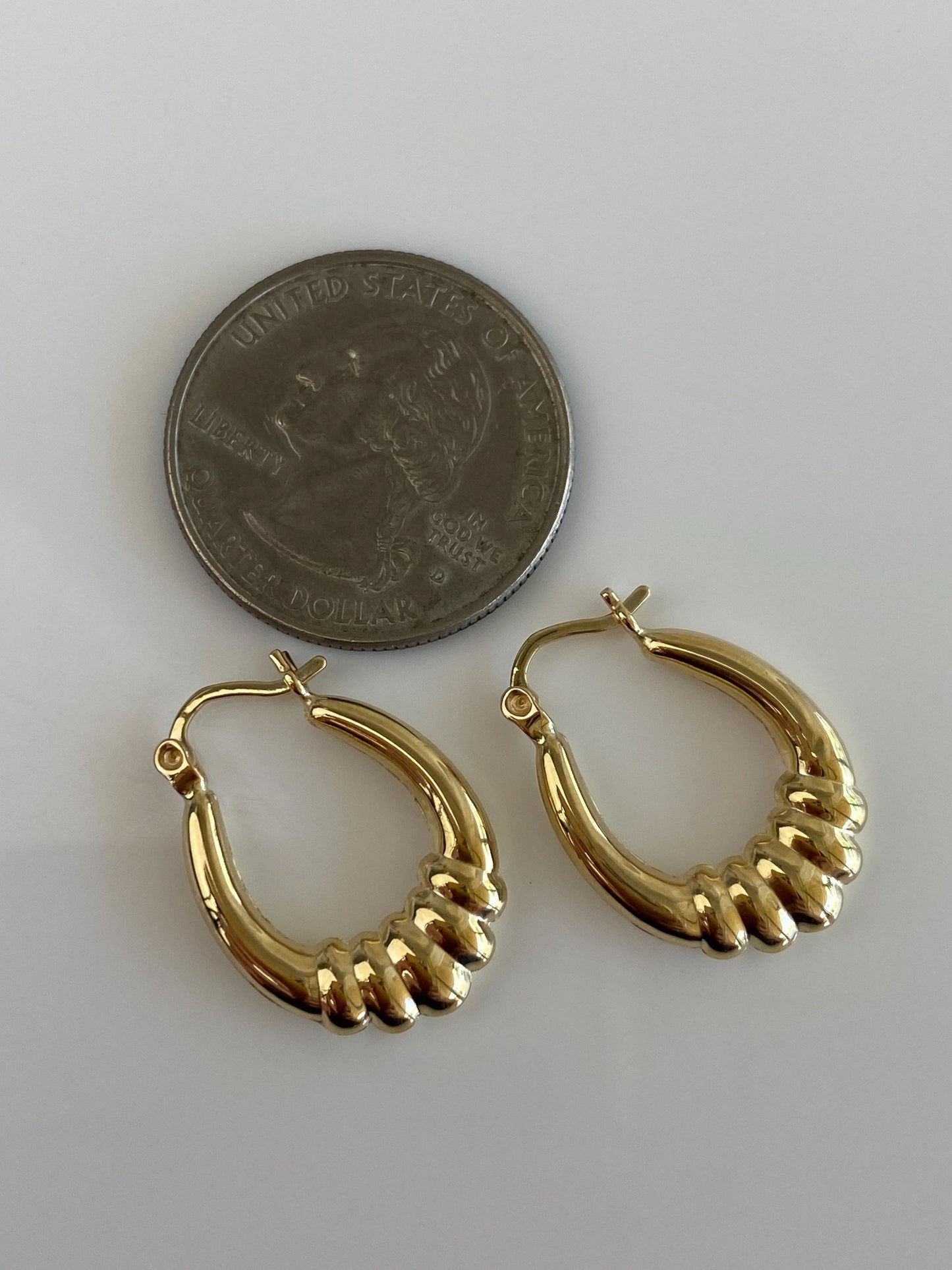 Vintage 14k Yellow Gold Scalloped Hoop Earrings