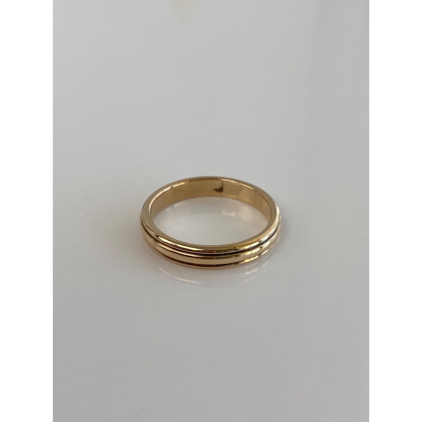 Vintage Solid 14k Yellow Gold Lined Ring Band - Size 9.25
