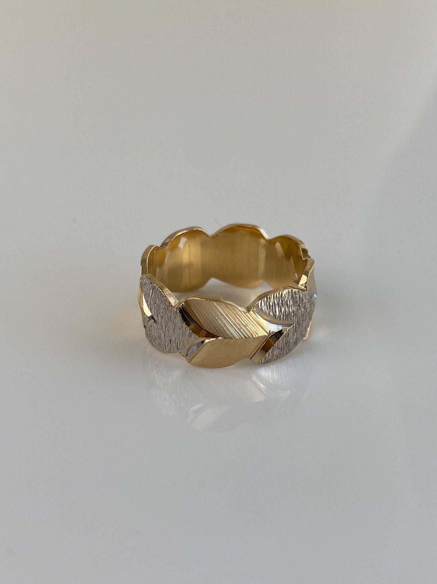 Vintage Solid 14k White & Yellow Gold Hearts Ring Band - Size 5.75