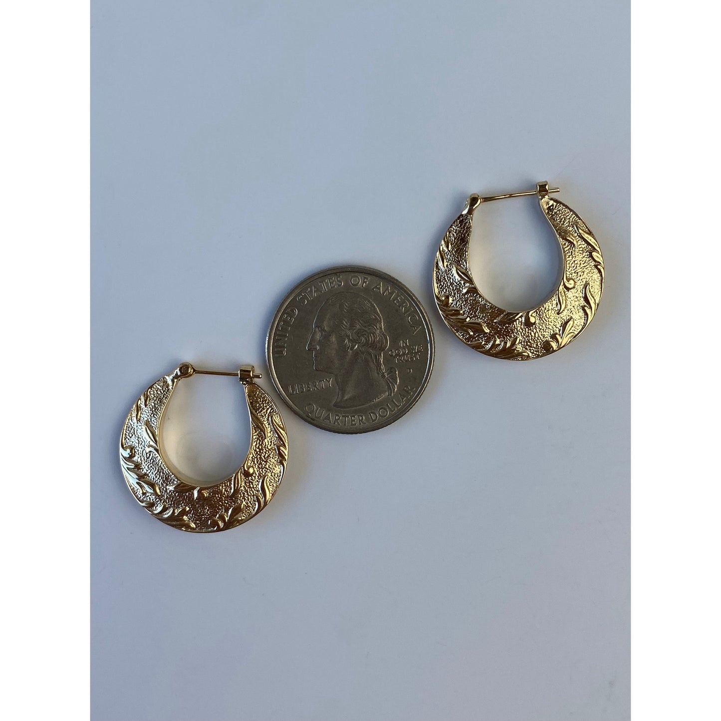 Vintage Solid 14k Yellow Gold Floral Design Hoop Earrings