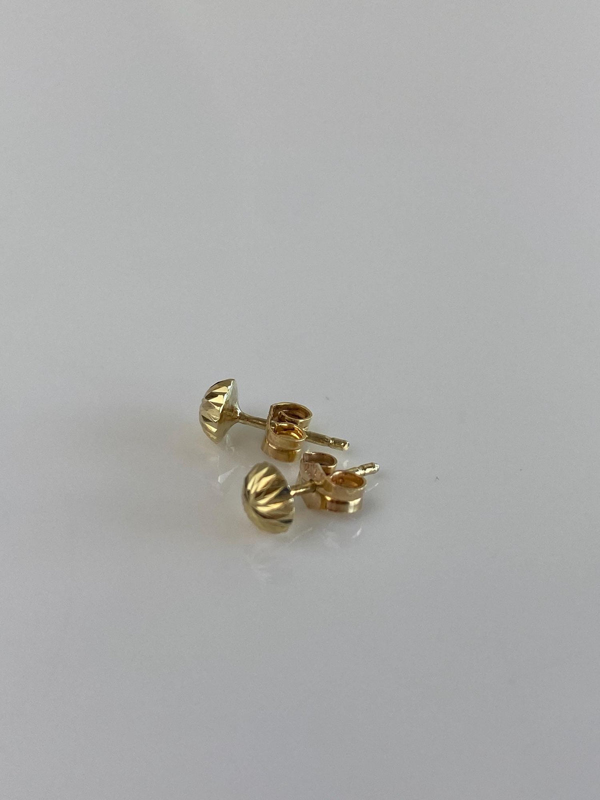 Vintage 14k Yellow Gold Diamond Cut Domed Stud Earrings