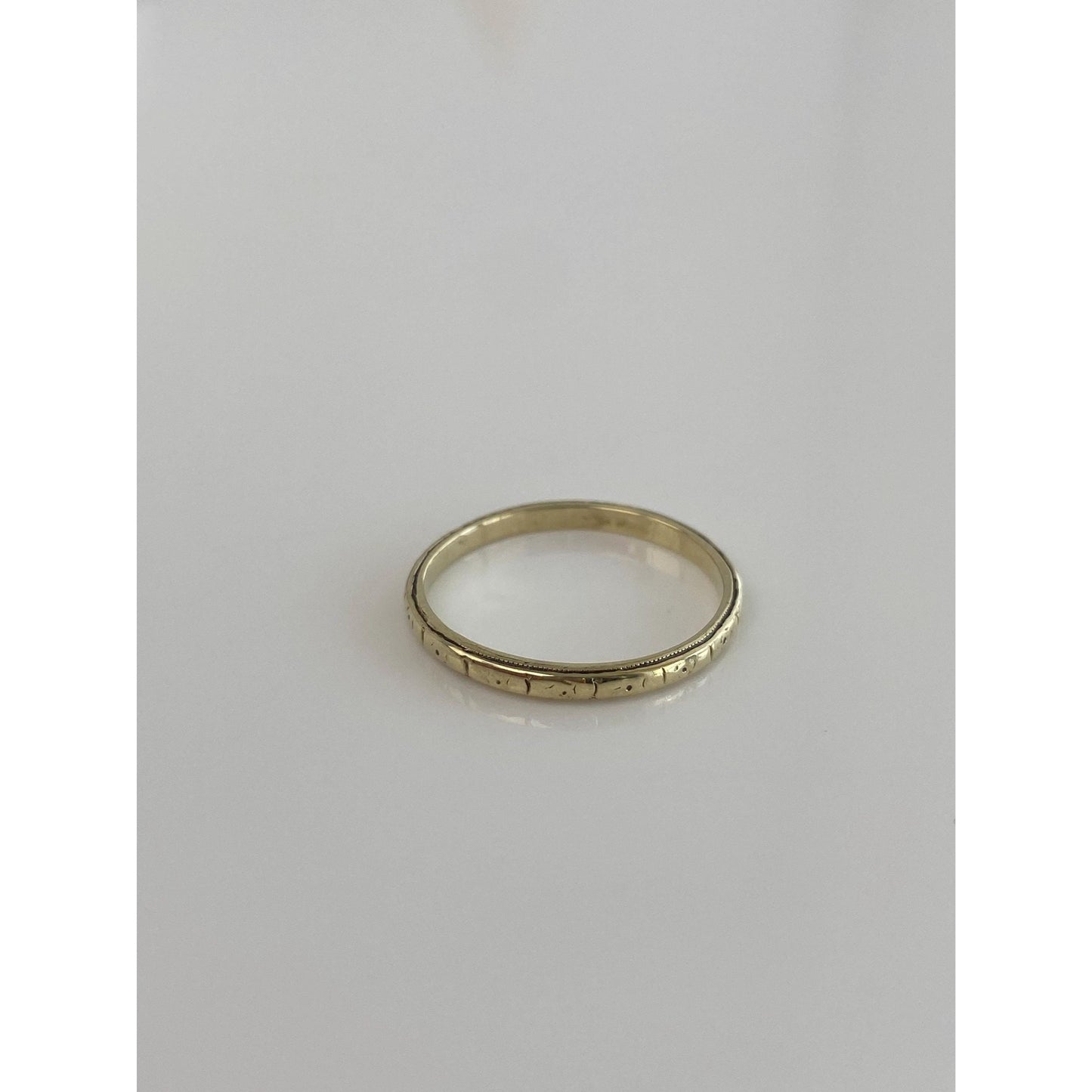 Vintage Solid 14k Yellow Gold Slim Designed Ring Band - Size 6.75