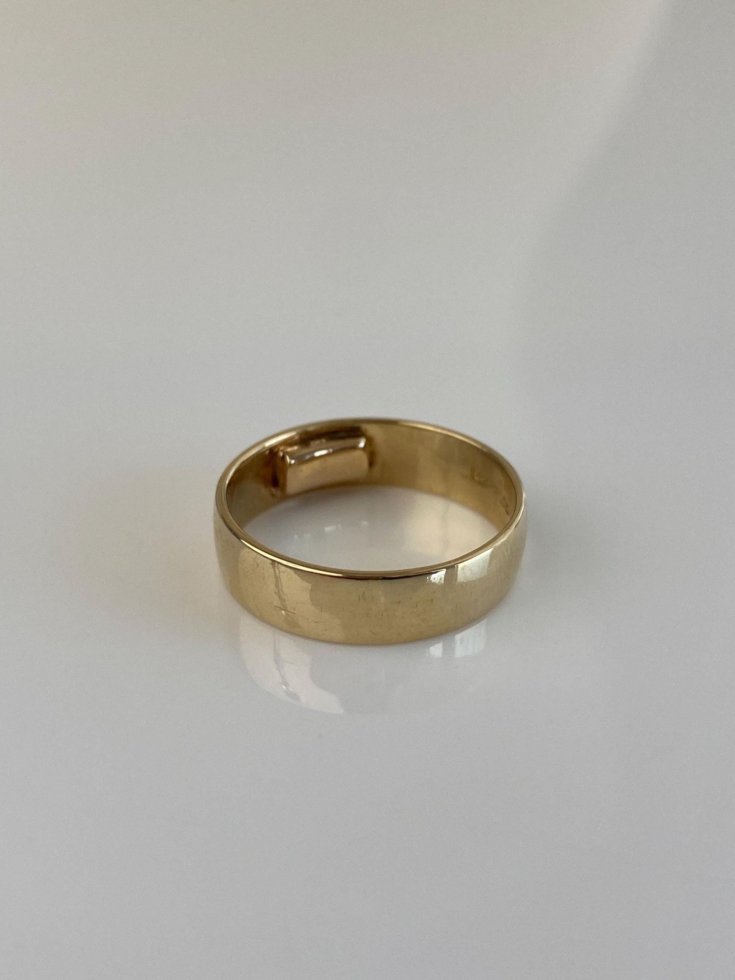 Vintage 14k Yellow Gold Ring Band - Size 5.5
