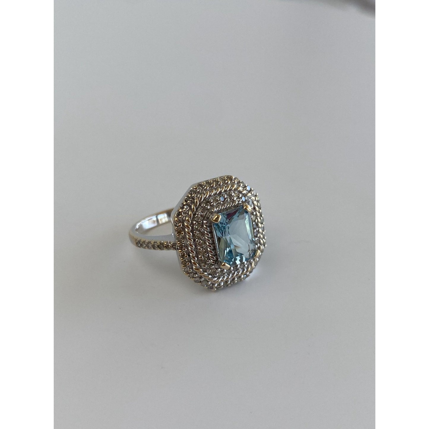 Vintage Solid 14k White & Yellow Gold Diamond Aquamarine Ring - Size 6.75