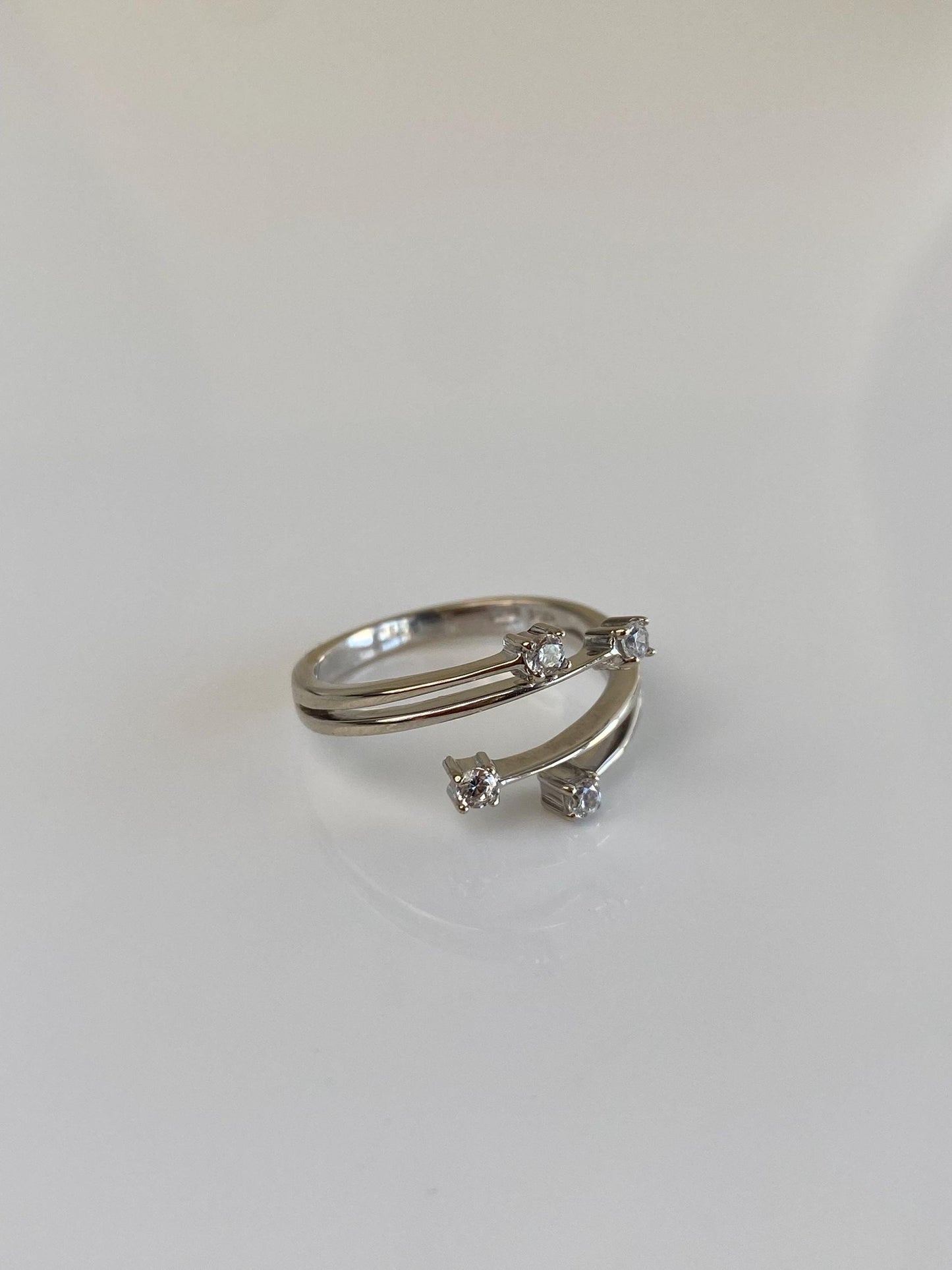 Vintage Solid 14k White Gold Cubic Zirconia Open Ring - Size 6