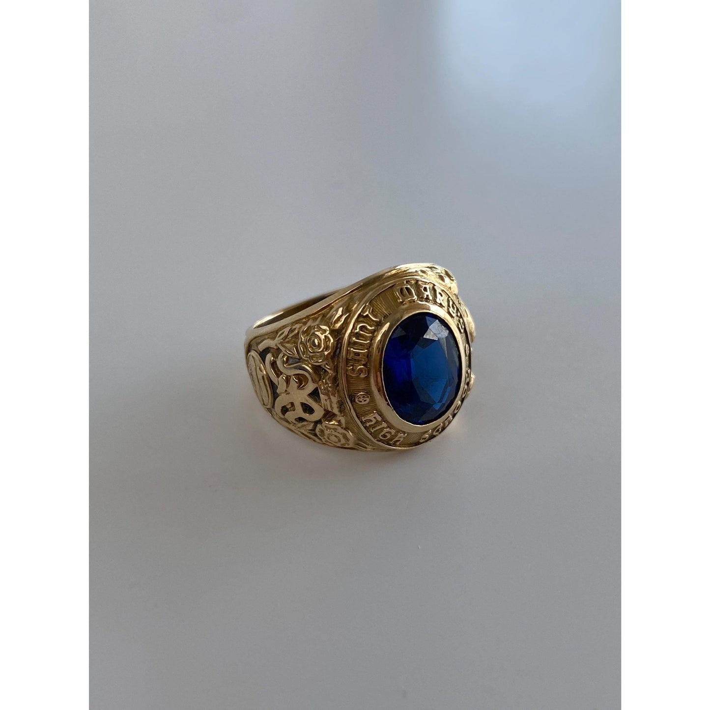 Vintage Solid 10k Yellow Gold Blue Spinel St. Mary's HS Class Ring - Size 6.75