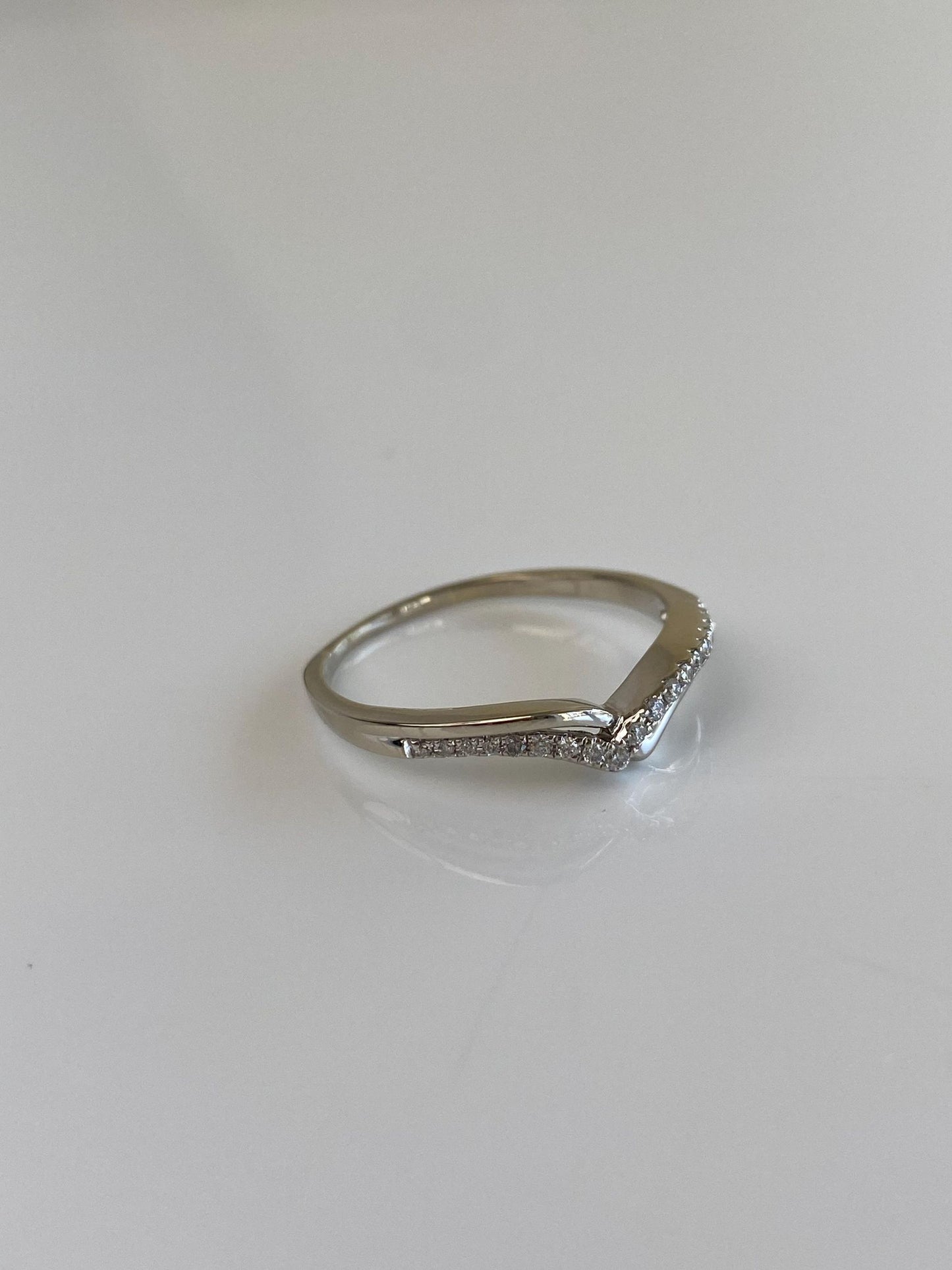 Vintage Solid 14k White Gold Diamond Chevron Ring - Size 8.75