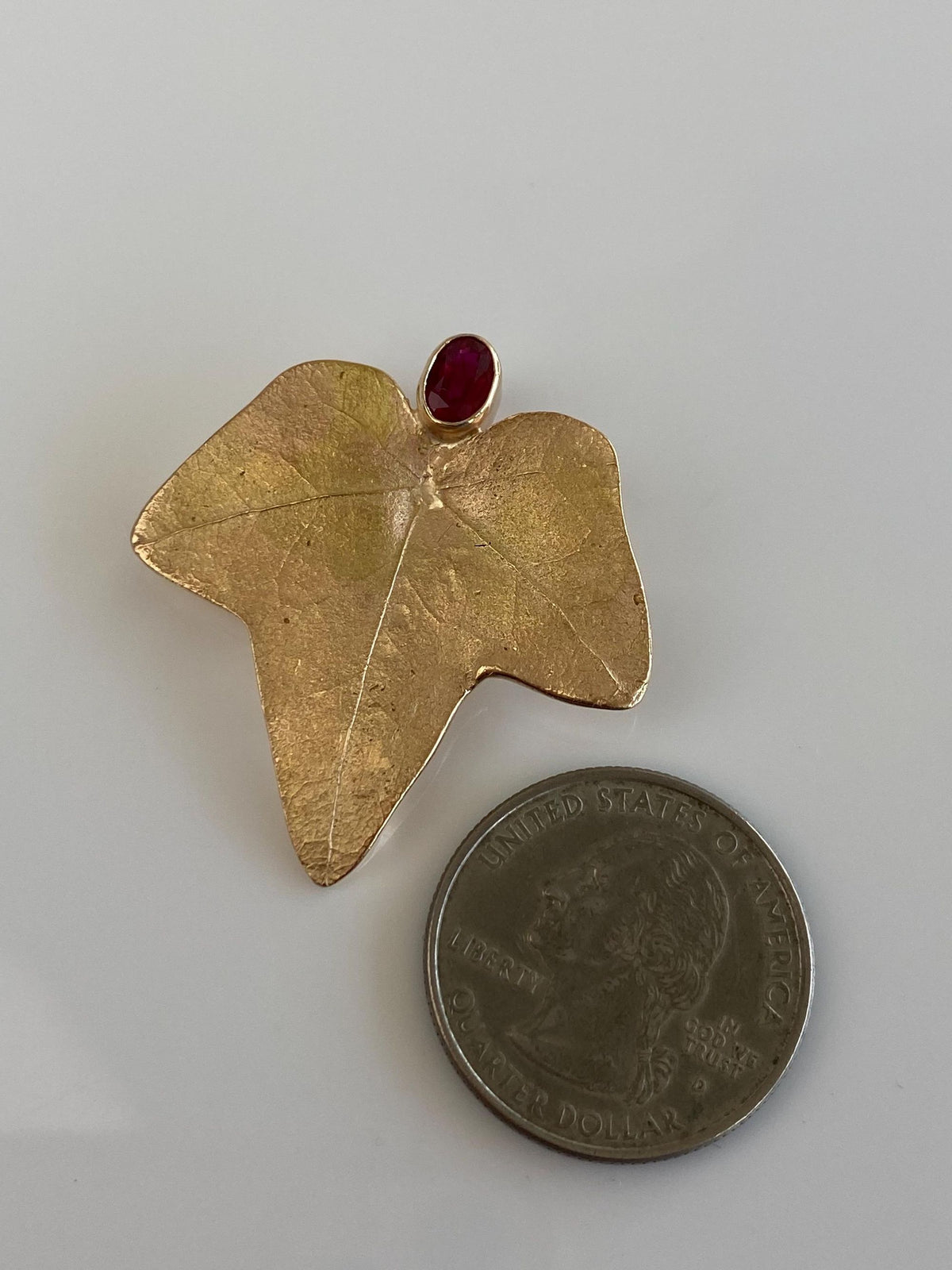 Vintage Solid 14k Yellow Gold Ruby Large Satin Leaf Brooch Pin Charm