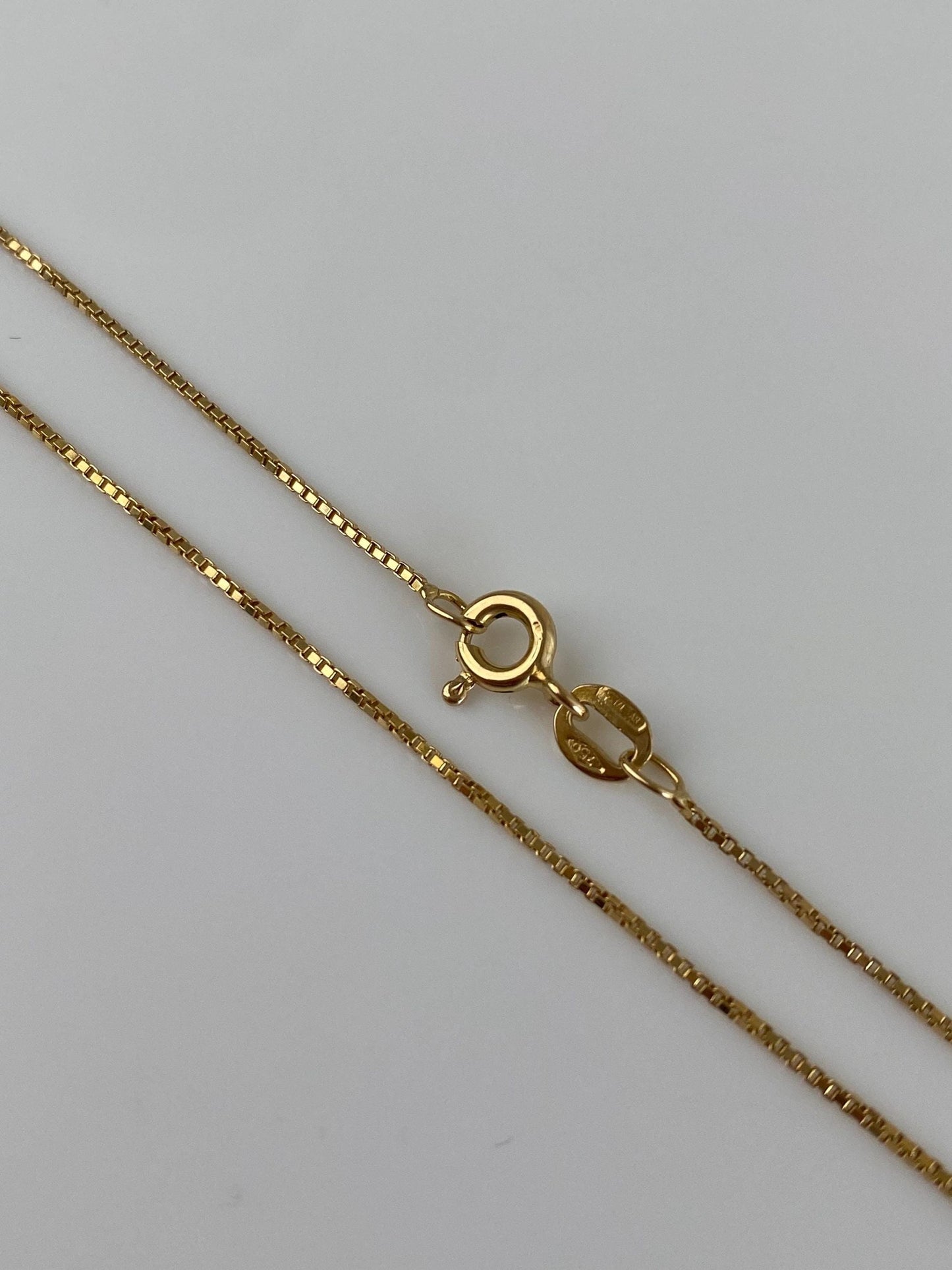 Vintage Solid 18k Yellow Gold Box Chain Necklace - 16 inches