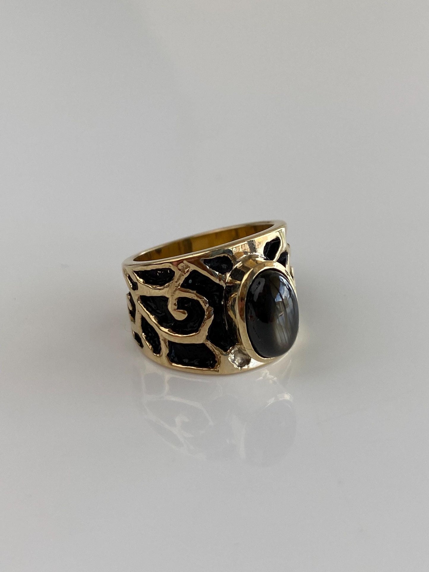 Vintage Solid 10k Yellow Gold Star Sapphire Designed Ring Band - Size 3.5