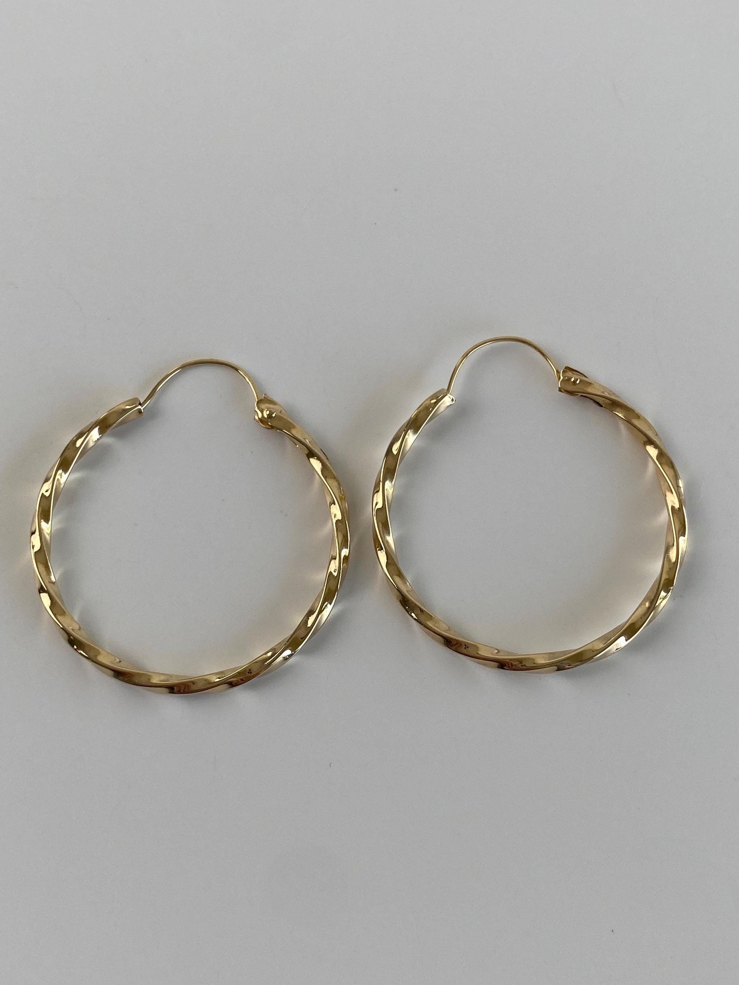 Vintage 14k Yellow Gold Twist Hoop Earrings