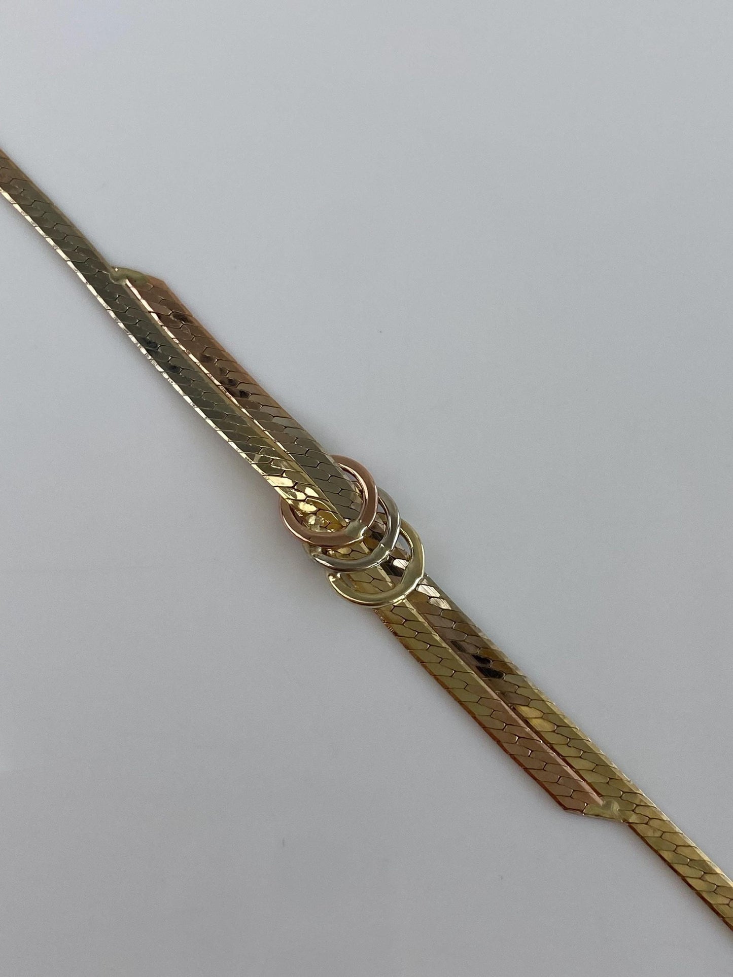 Vintage Solid 14k Tri Tone Gold Herringbone Chain Circles Bracelet - 7.25 inches