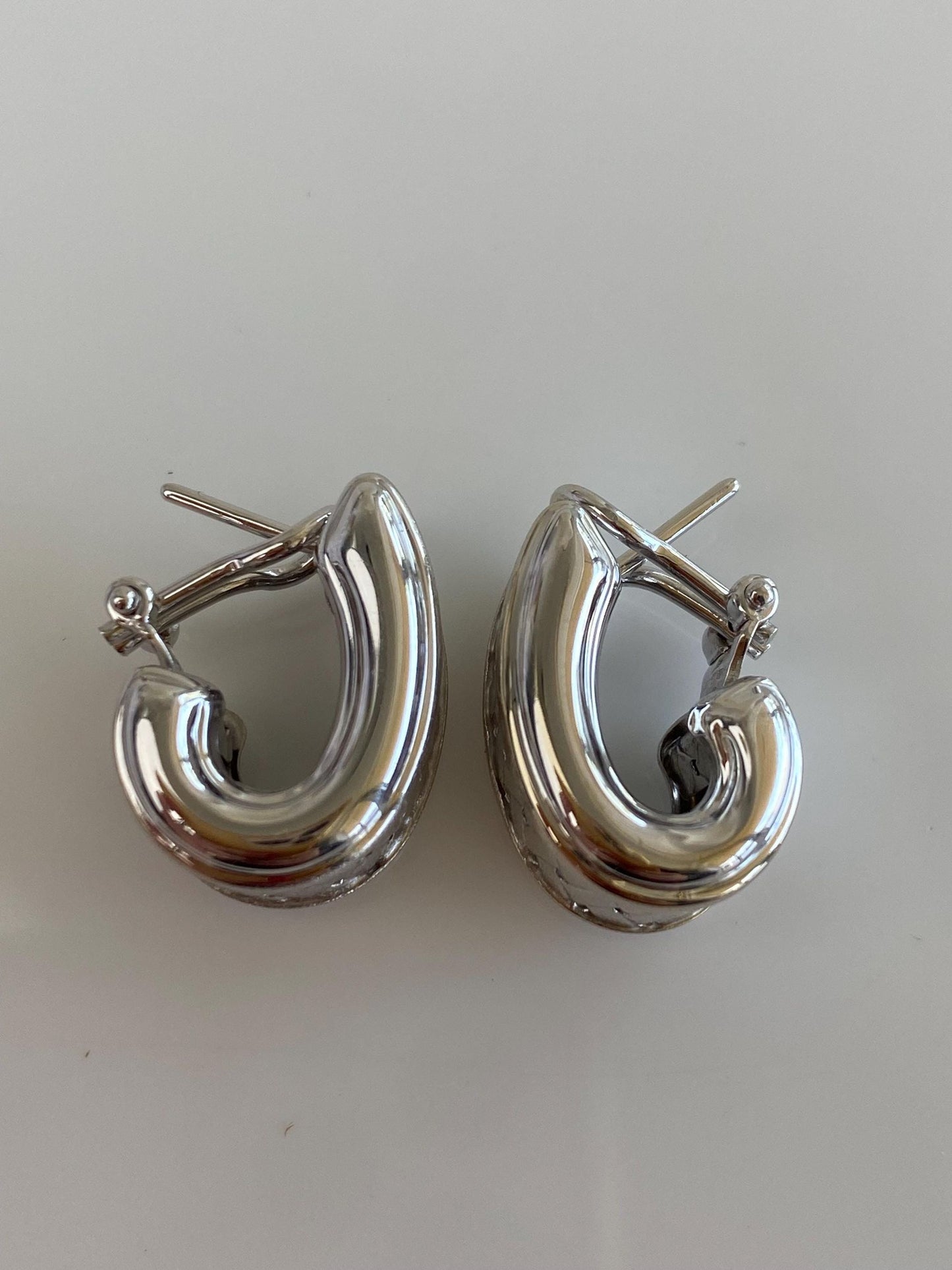 Vintage 18k White Gold Woven Design Drop Earrings