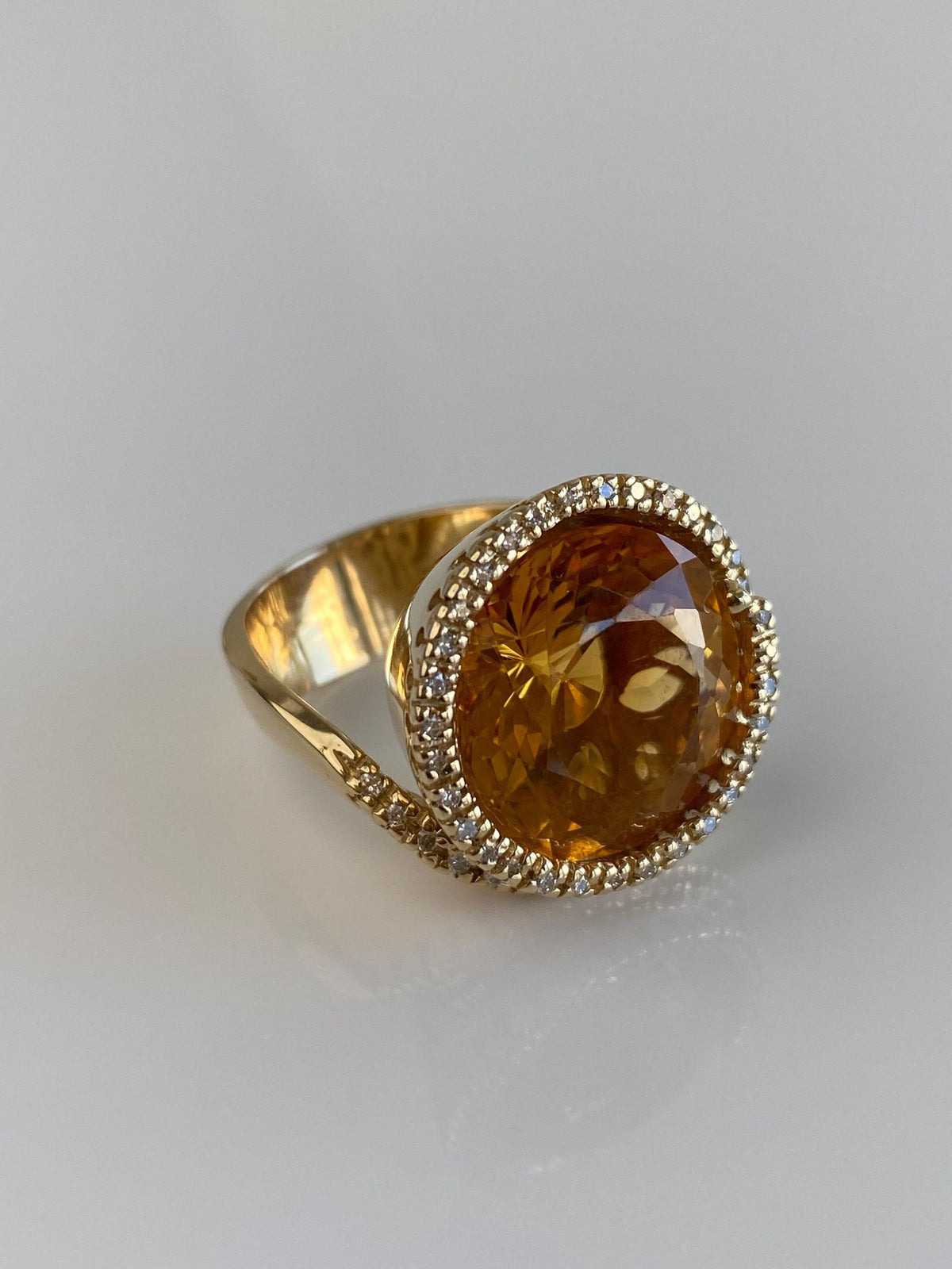 Vintage Solid 14k Yellow Gold Diamond Halo Citrine Ring - Size 7.25