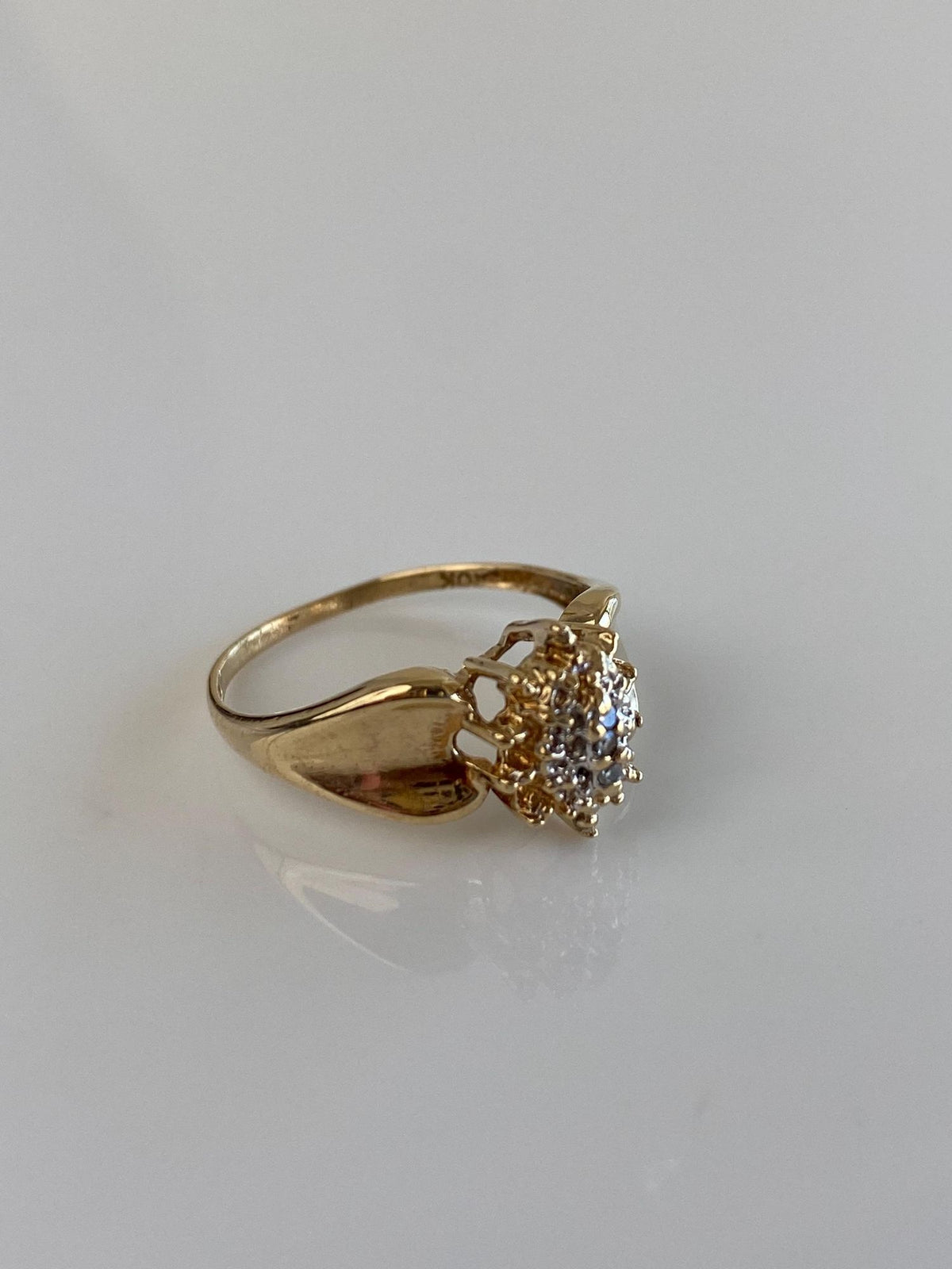 Vintage Solid 10k Yellow Gold Diamond Cluster Ring - Size 7.5