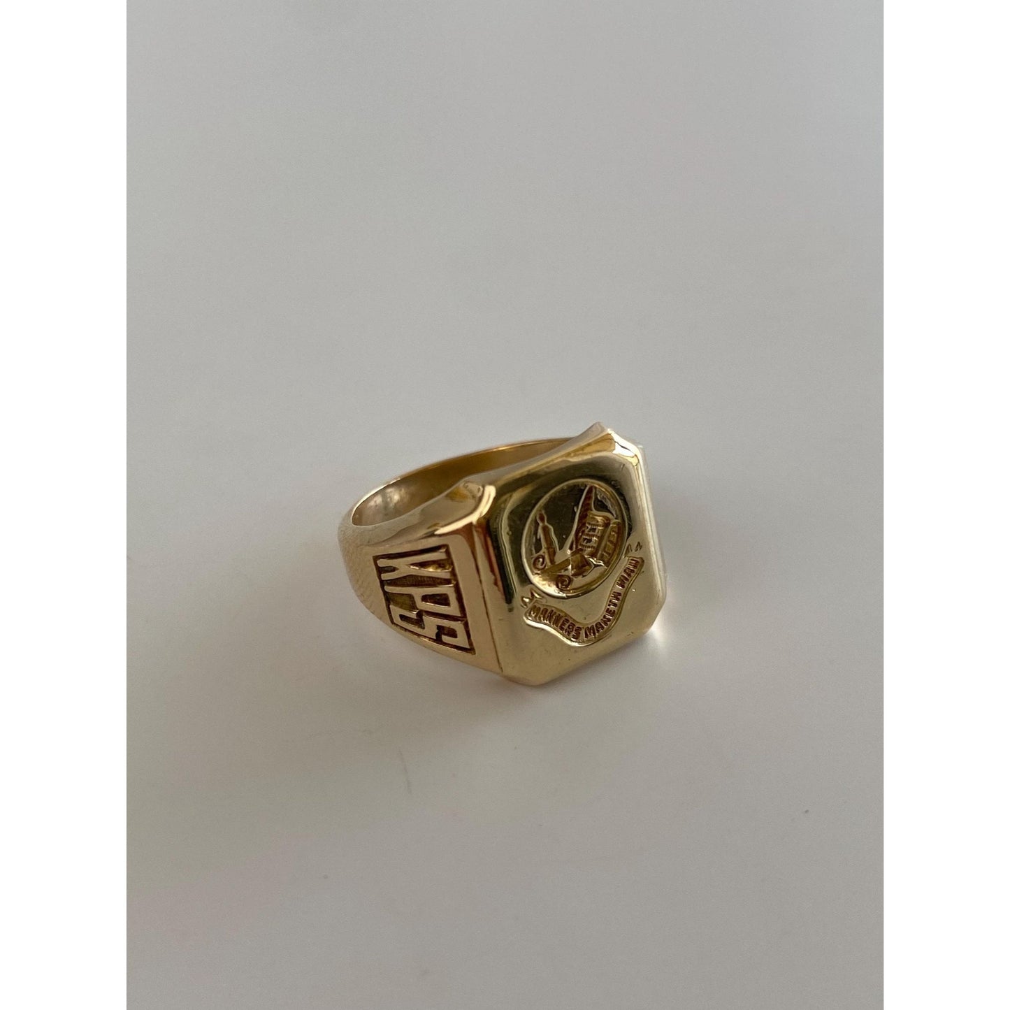 Vintage Solid 10k Yellow Gold 1947 Class Signet Ring - Size 6.5