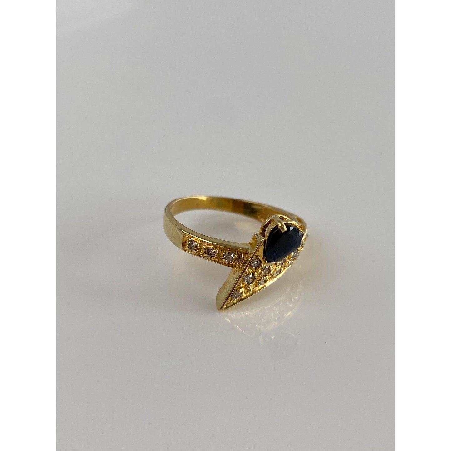 Vintage Solid 18k Yellow Gold Diamond Black Sapphire Ring - Size 7.5
