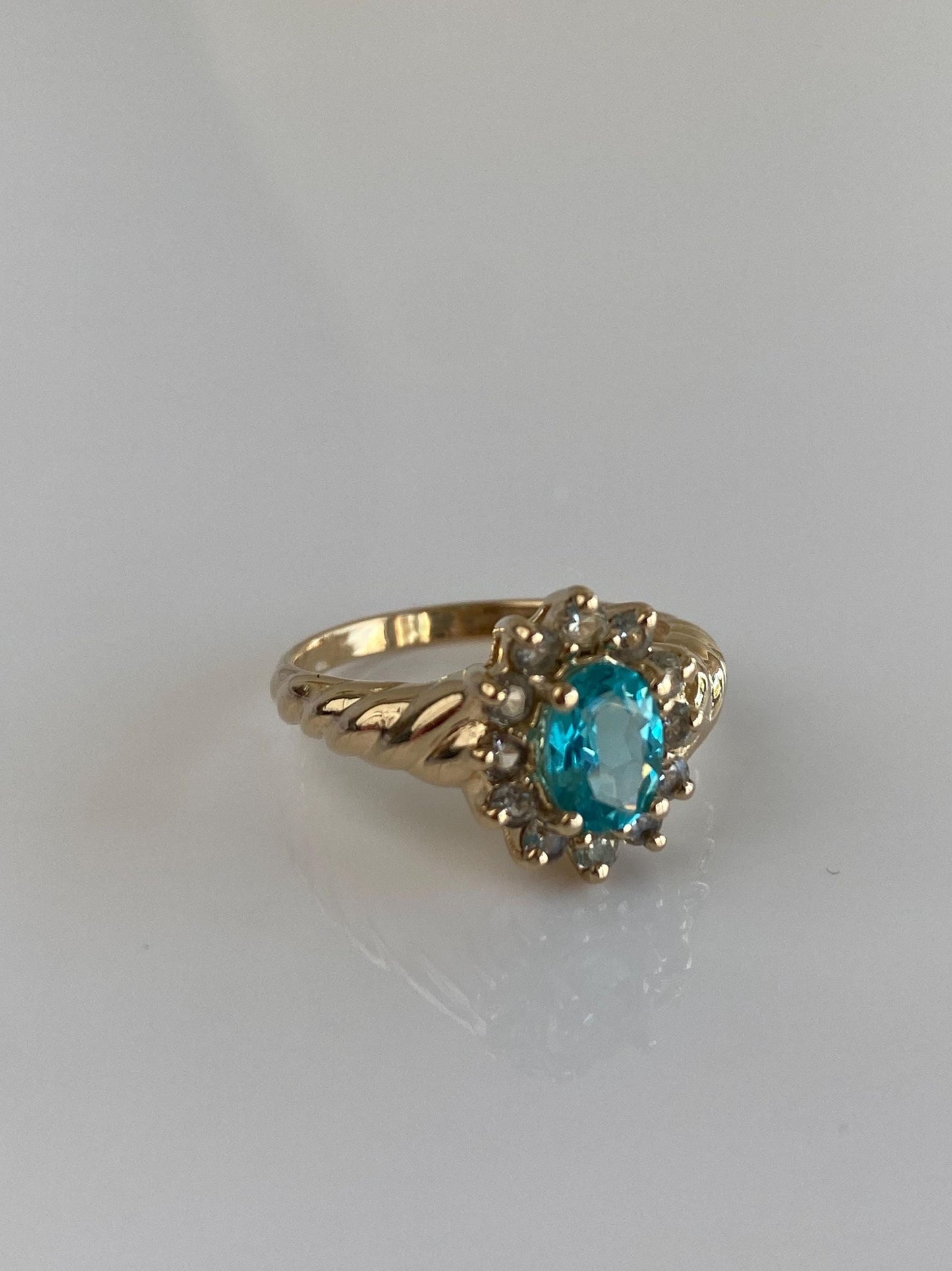 Vintage Solid 14k Yellow Gold Light Blue Green Cubic Zirconia Clear Sapphire Halo Ring - Size 7