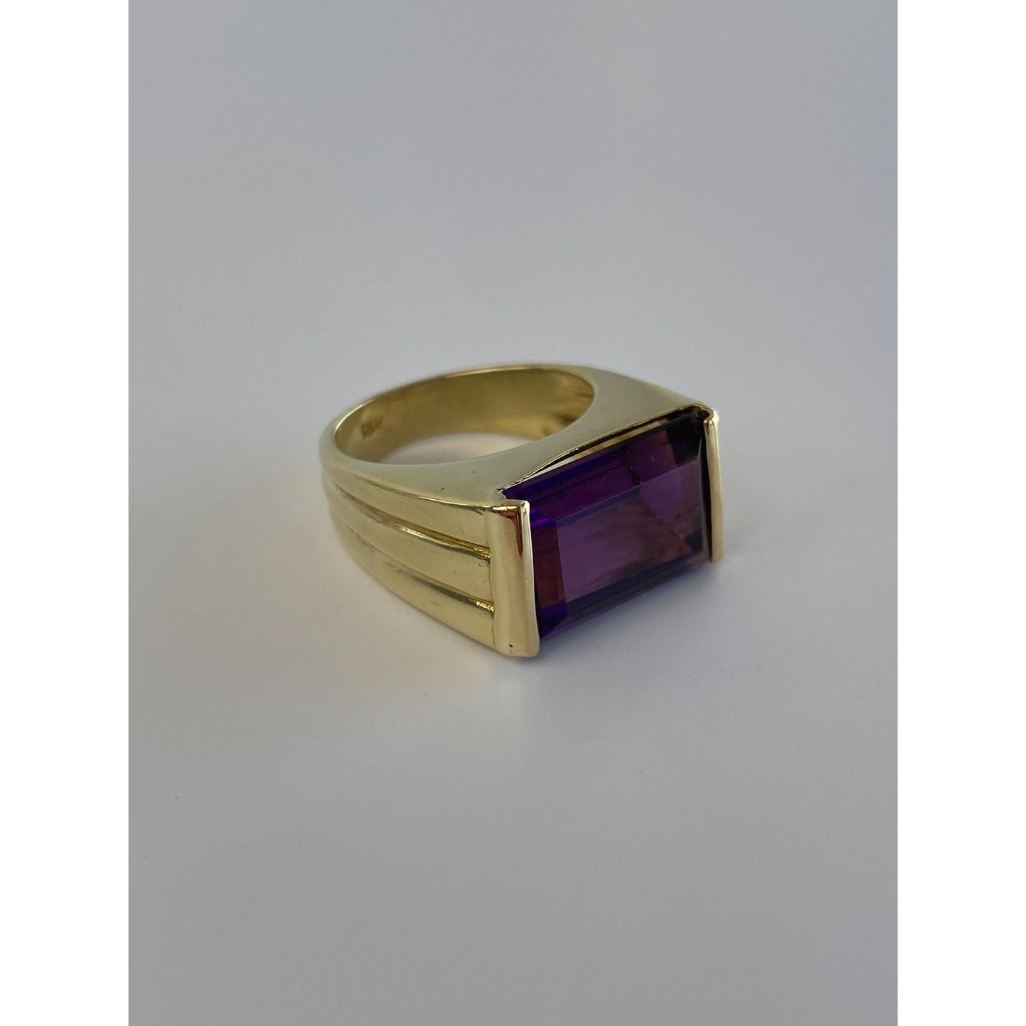 Vintage Solid 18k Yellow Gold Amethyst Signet Ring - Size 7