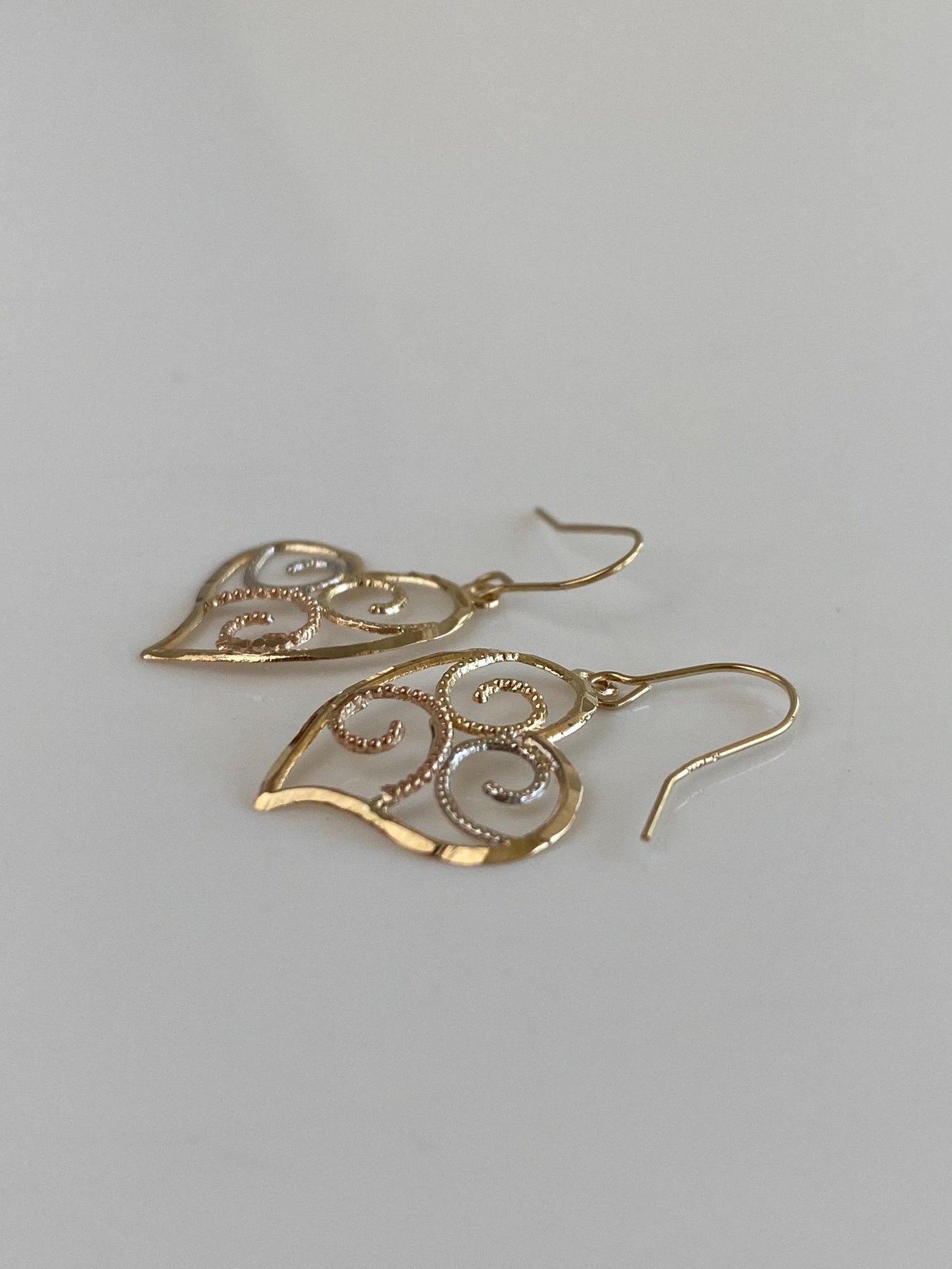 Vintage Solid 14k Tri Tone Gold Heart Dangle Earrings
