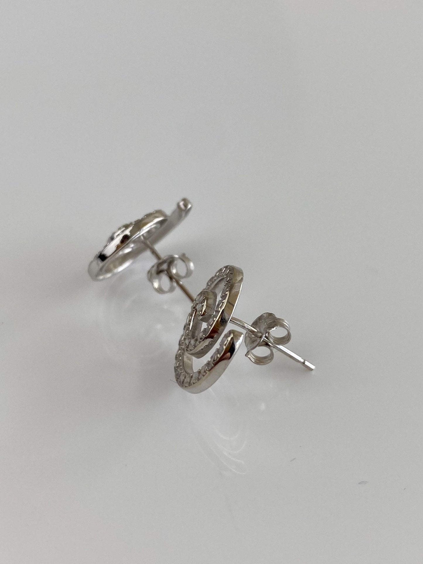 Vintage Solid 14k White Gold Diamond Cut Spiral Stud Earrings