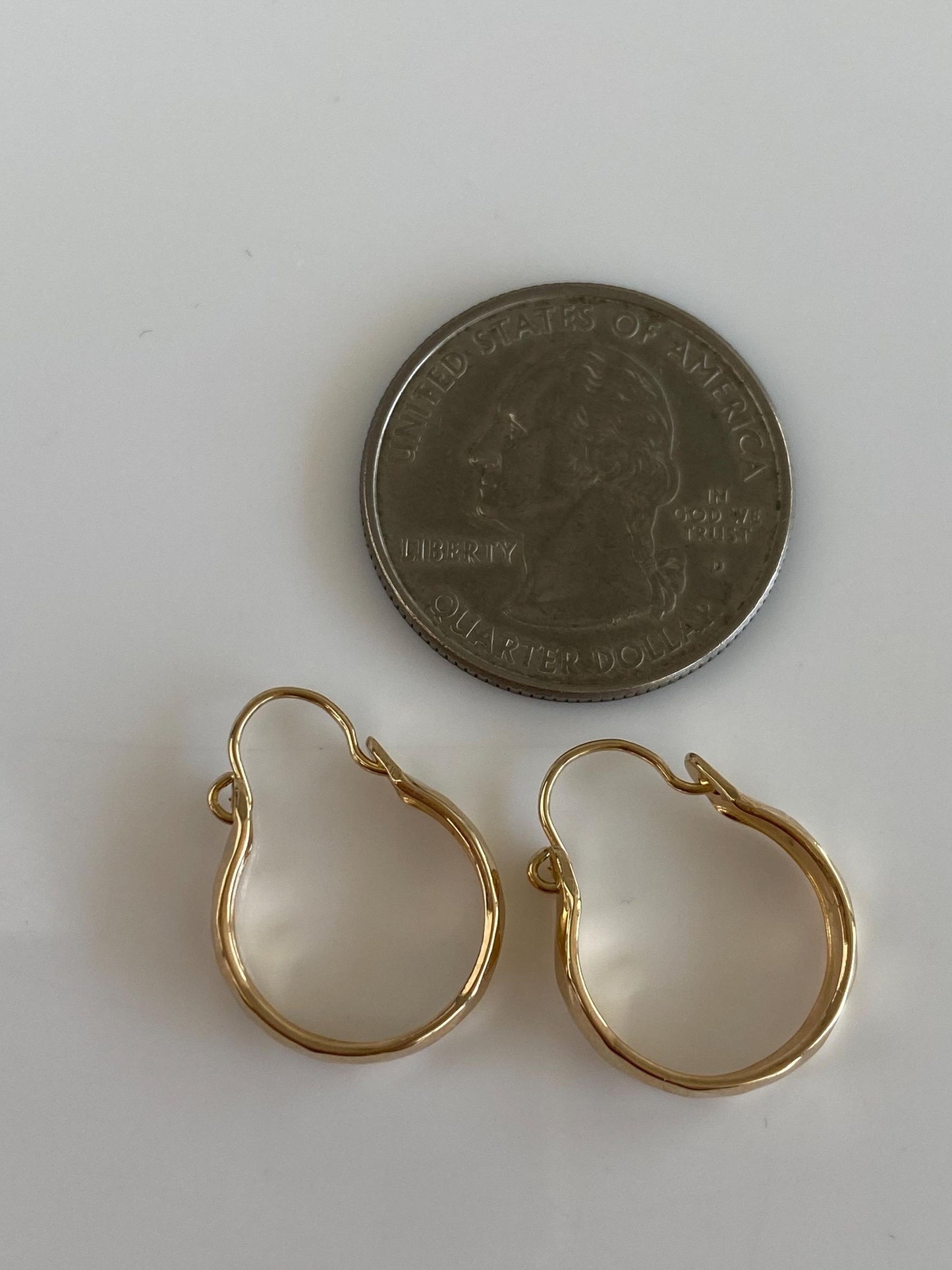 Vintage Solid 14k Yellow Gold Faceted Hoop Earrings