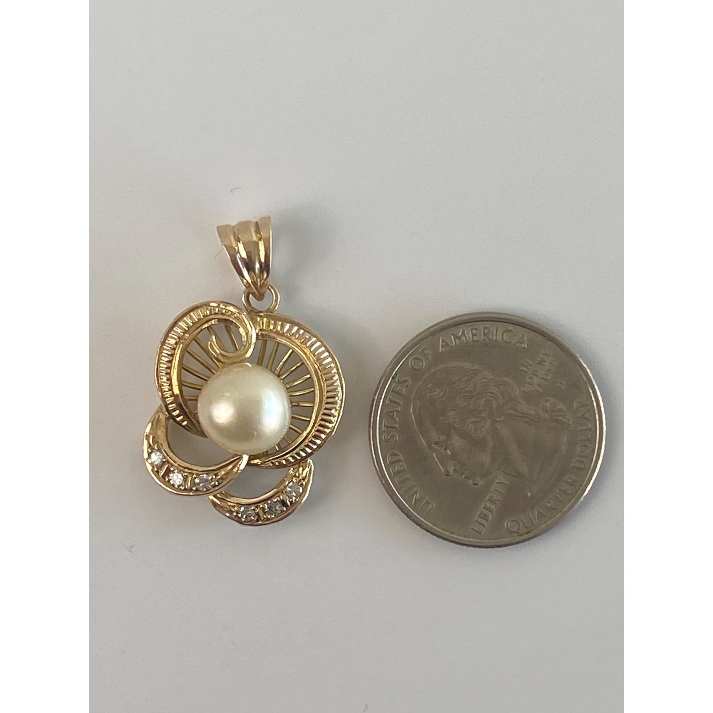 Vintage Solid 10k Yellow Gold Pearl Diamond Knot Charm