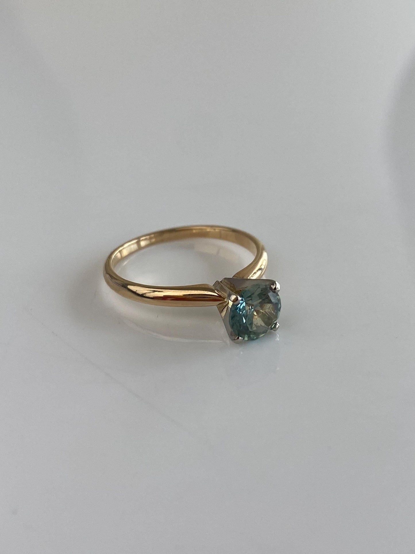 Vintage Solid 14k White & Yellow Gold Blue Zircon Ring - Size 6.75