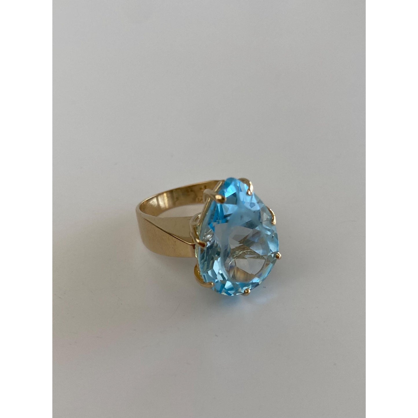 Vintage Solid 14k Yellow Gold Topaz Teardrop Ring - Size 6