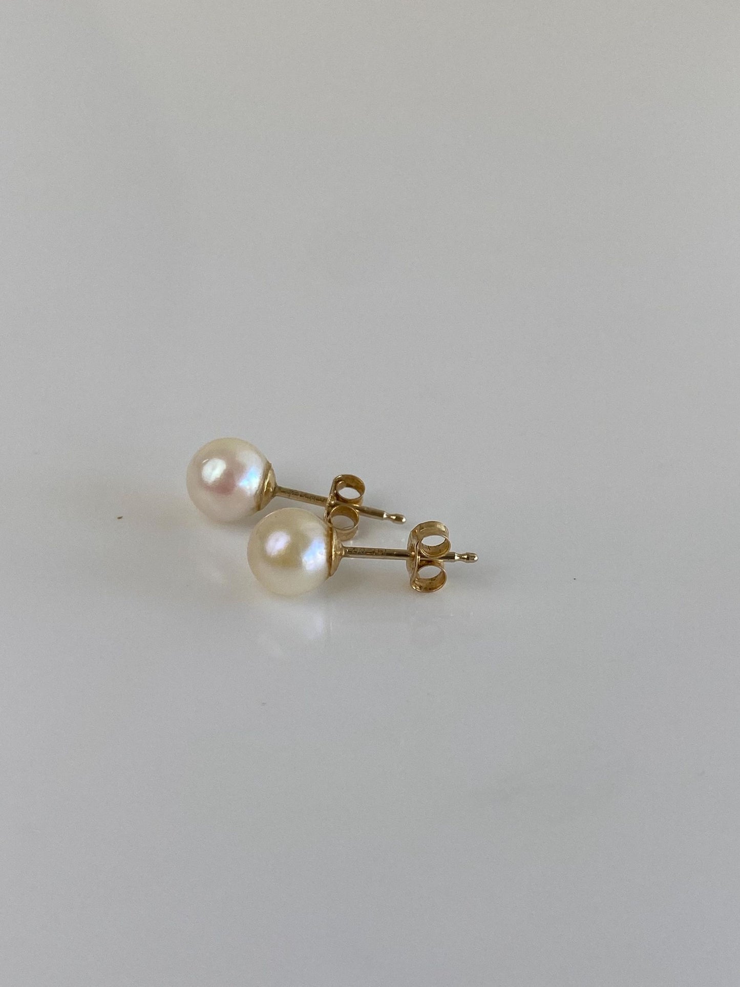 Vintage Solid 14k Yellow Gold Little Pearl Stud Earrings