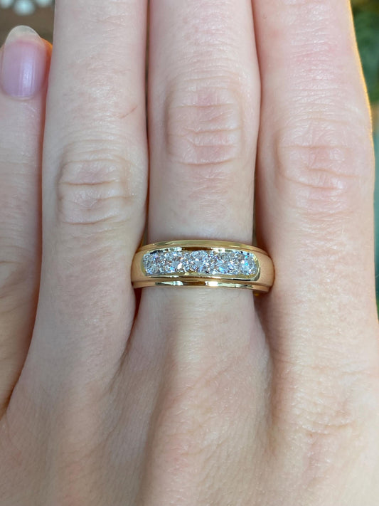 Vintage Solid 18k Yellow Gold Diamond Ring Band - Size 9.25