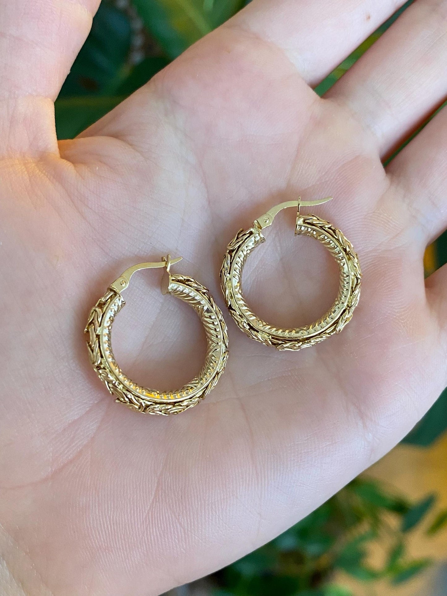 Vintage 14k Yellow Gold Byzantine Chain Hoop Earrings