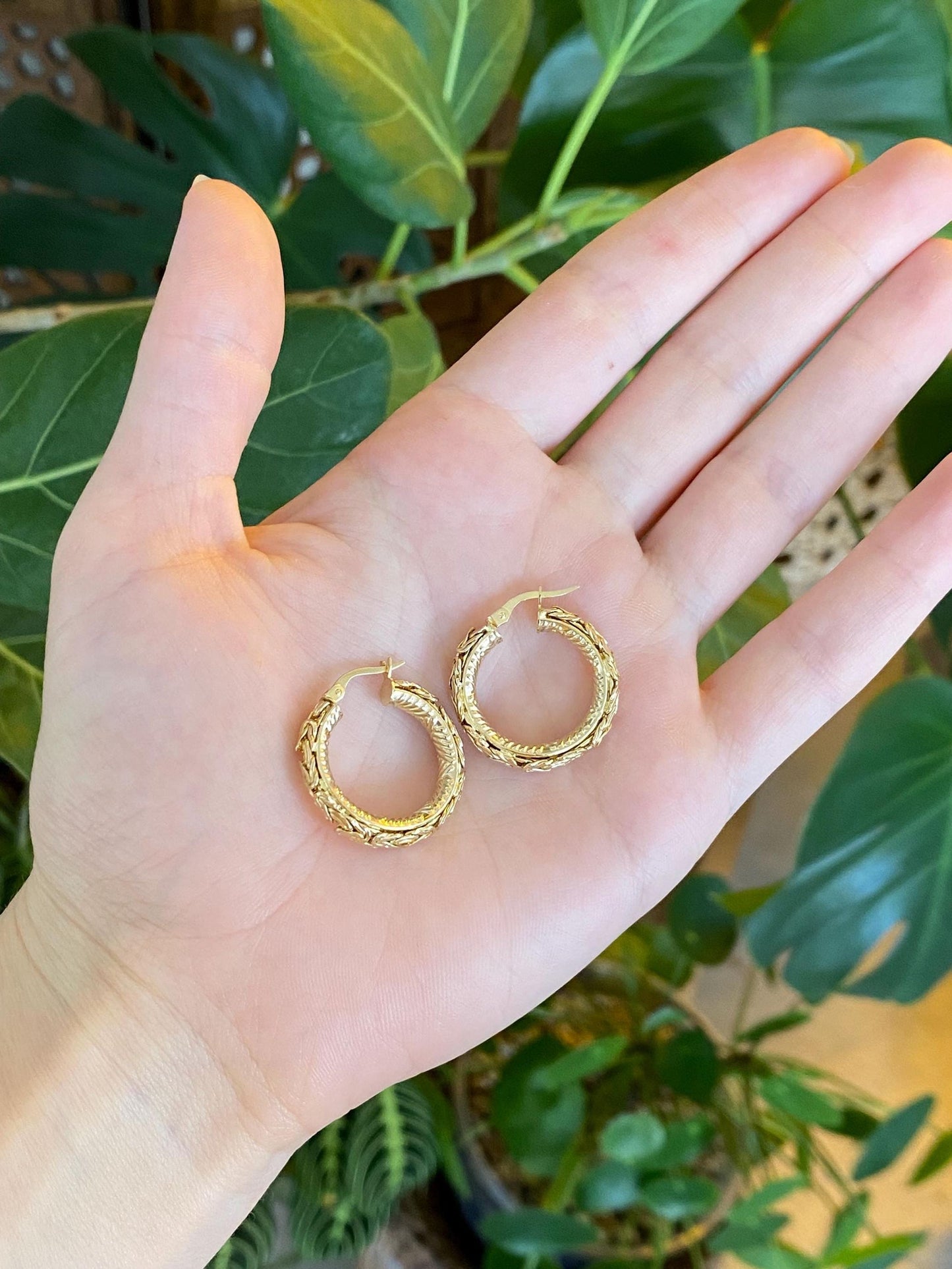 Vintage 14k Yellow Gold Byzantine Chain Hoop Earrings