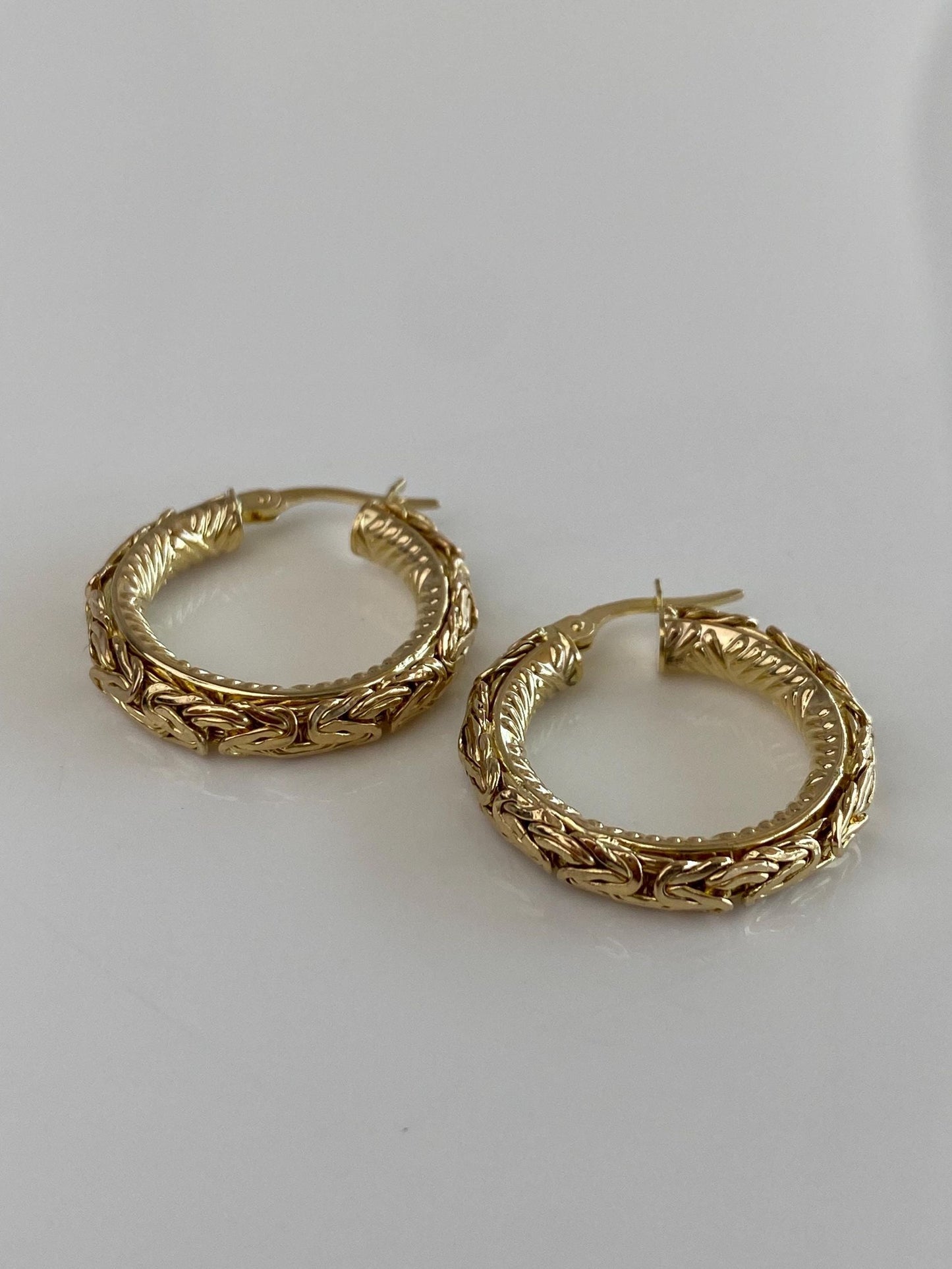 Vintage 14k Yellow Gold Byzantine Chain Hoop Earrings