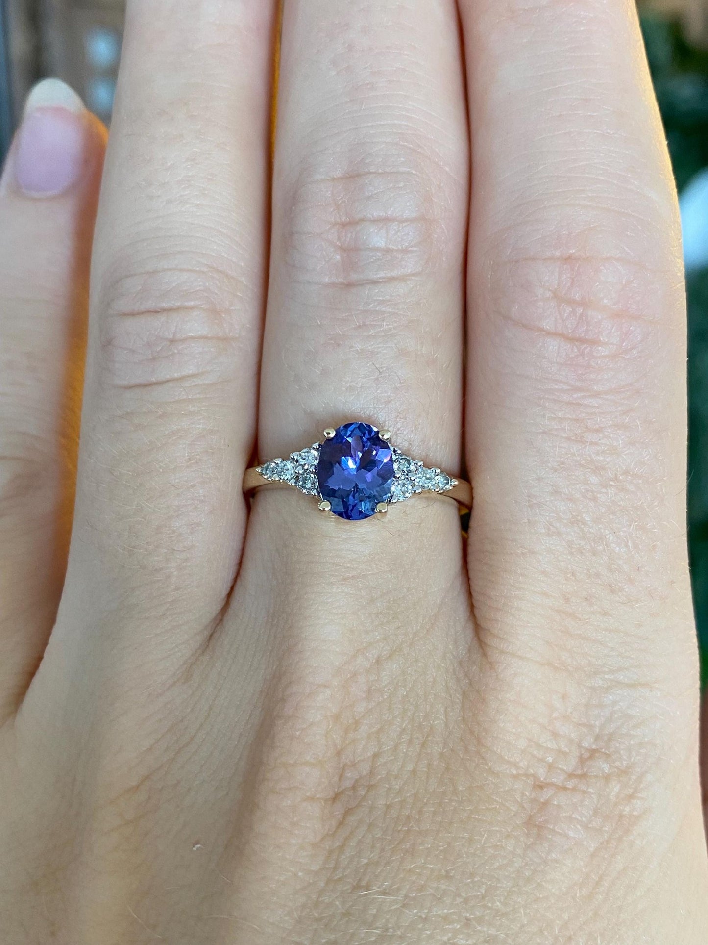 Vintage Solid 14k Yellow Gold Tanzanite Diamonds Ring - Size 7.75