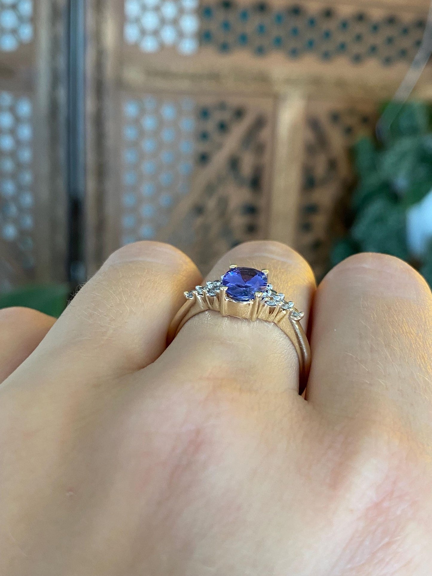 Vintage Solid 14k Yellow Gold Tanzanite Diamonds Ring - Size 7.75