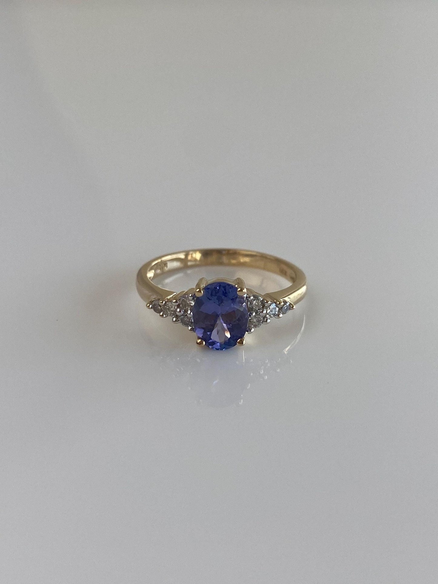 Vintage Solid 14k Yellow Gold Tanzanite Diamonds Ring - Size 7.75