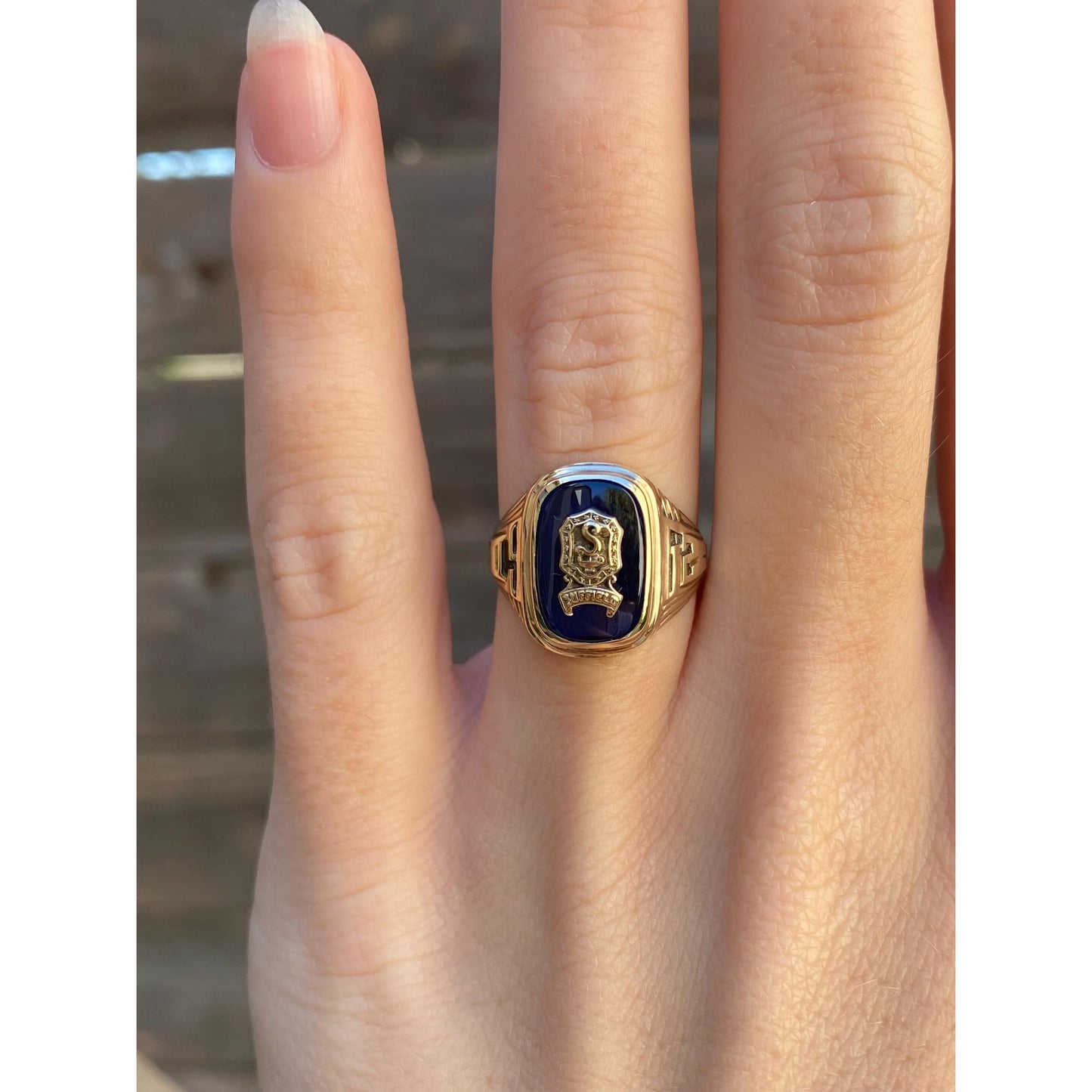 Vintage Solid 10k Yellow Gold Blue Spinel 1962 Class Ring - Size 5.25