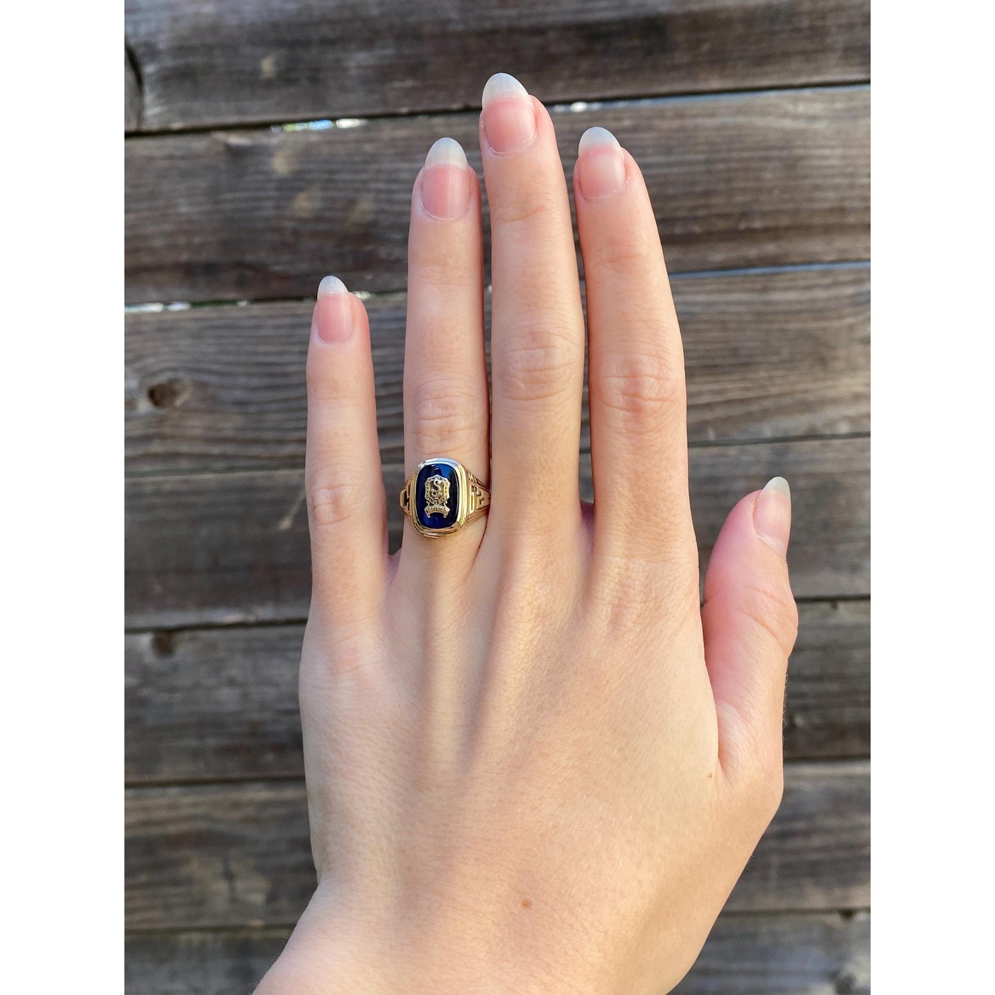 Vintage Solid 10k Yellow Gold Blue Spinel 1962 Class Ring - Size 5.25